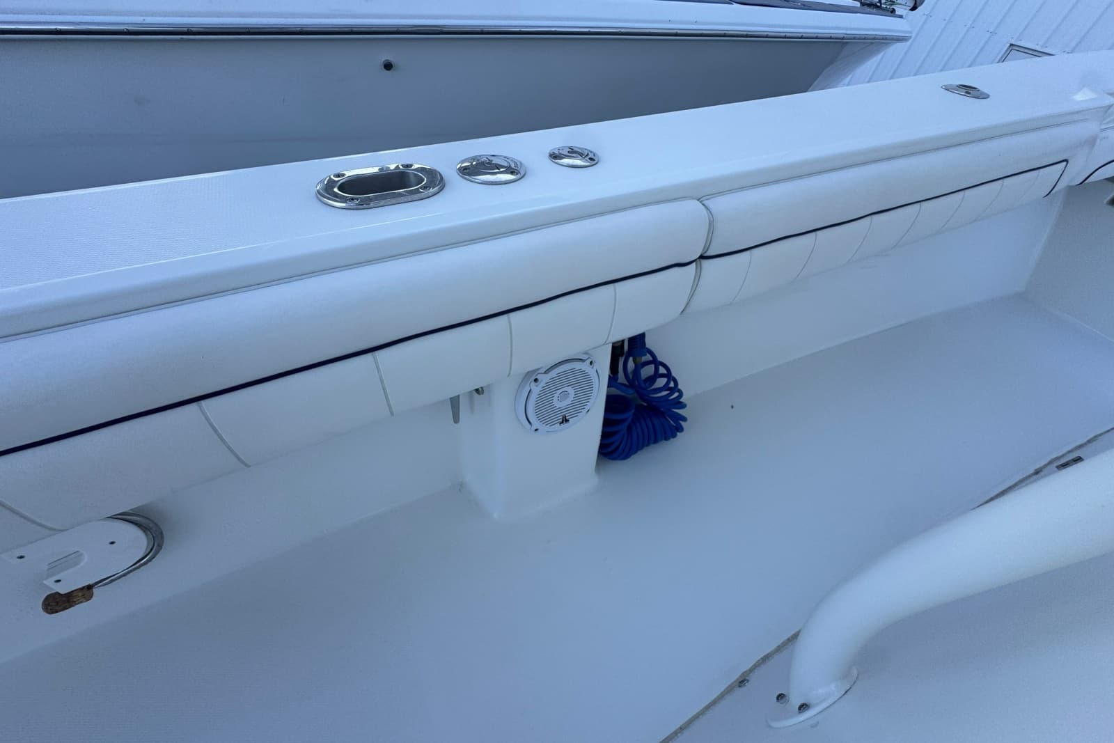 2016 Regulator 34 - Photo 17