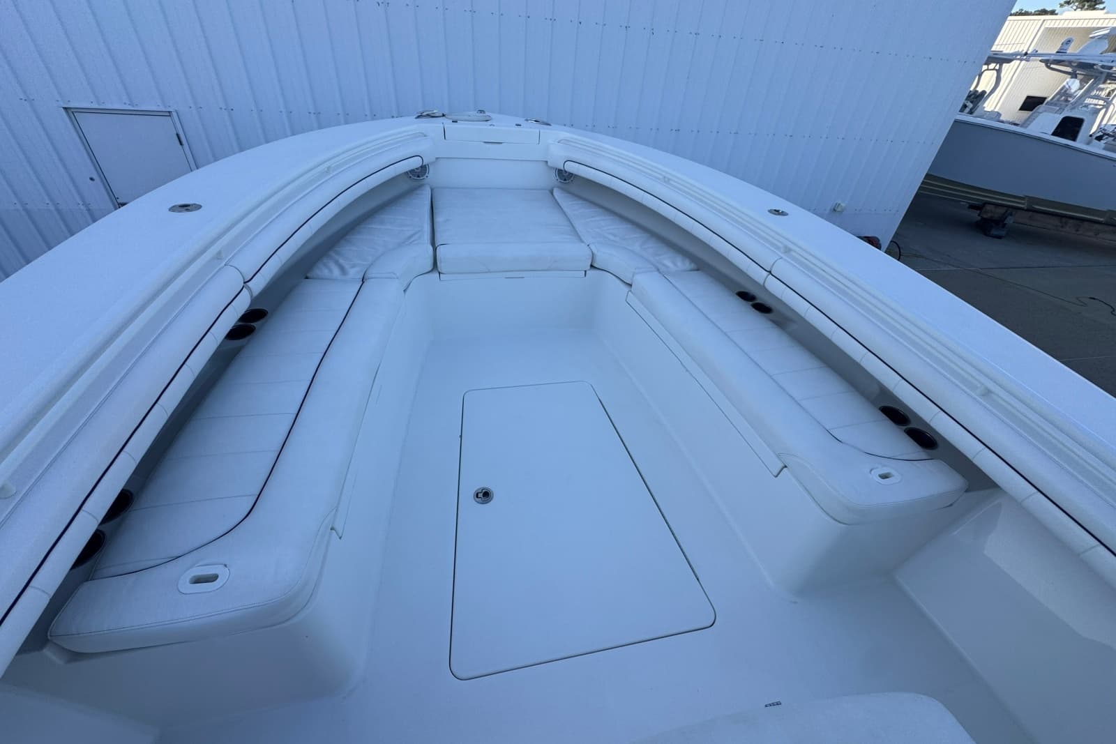 2016 Regulator 34 - Photo 22