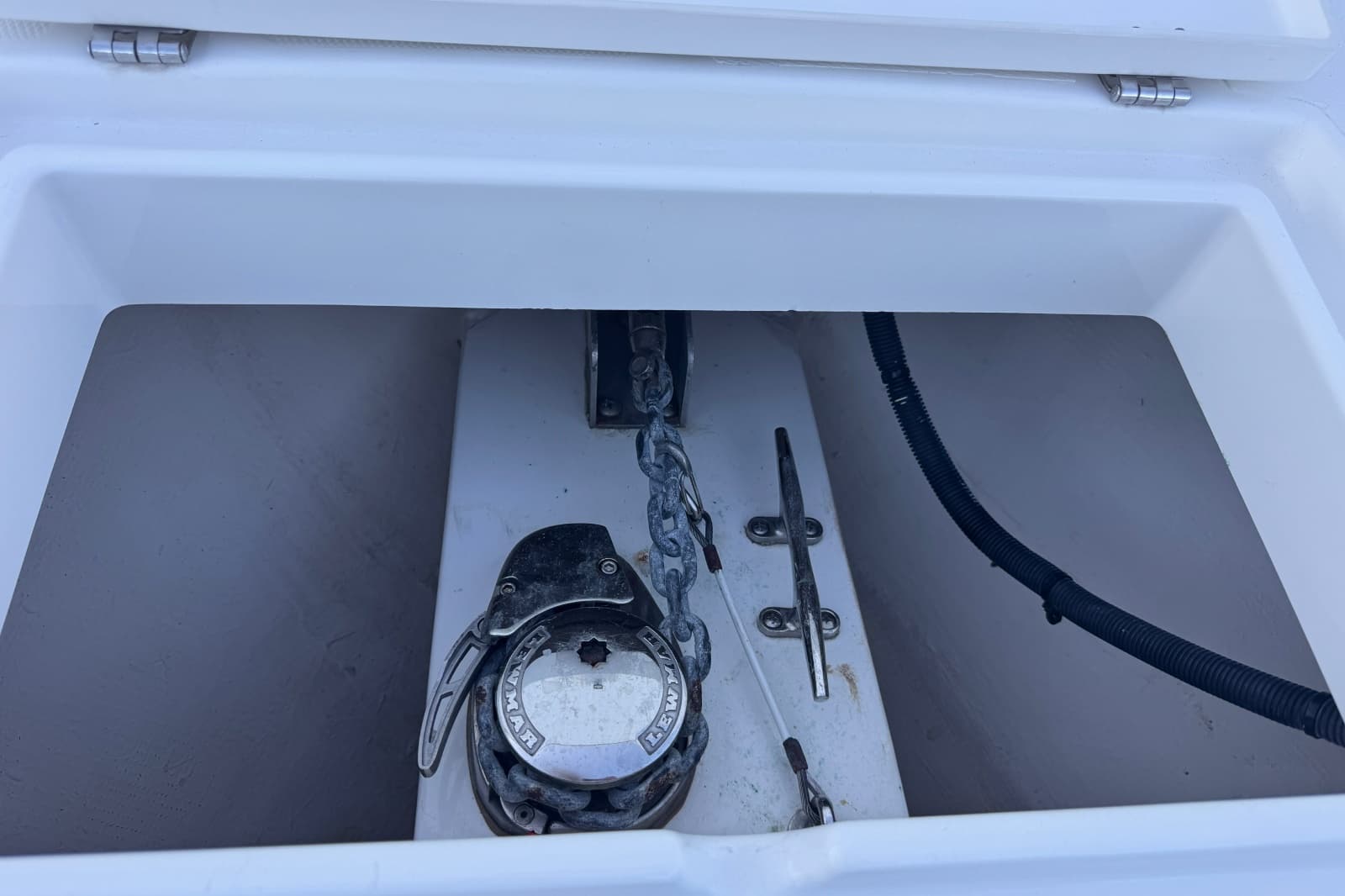 2016 Regulator 34 - Photo 24