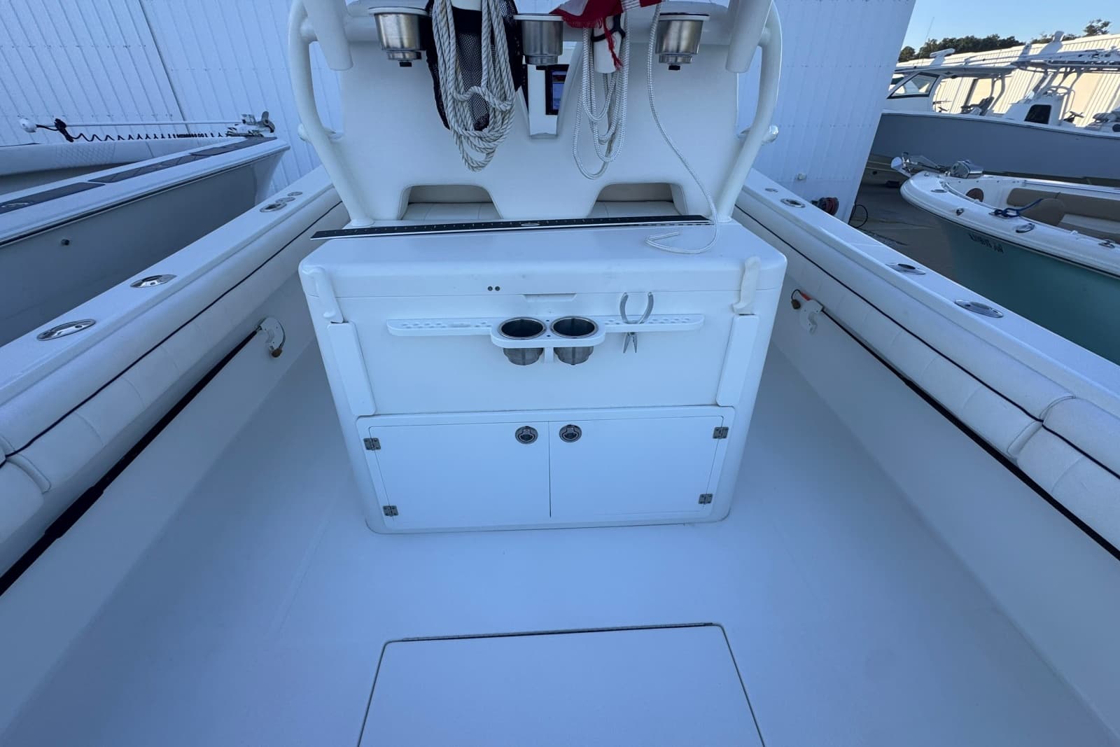 2016 Regulator 34 - Photo 16