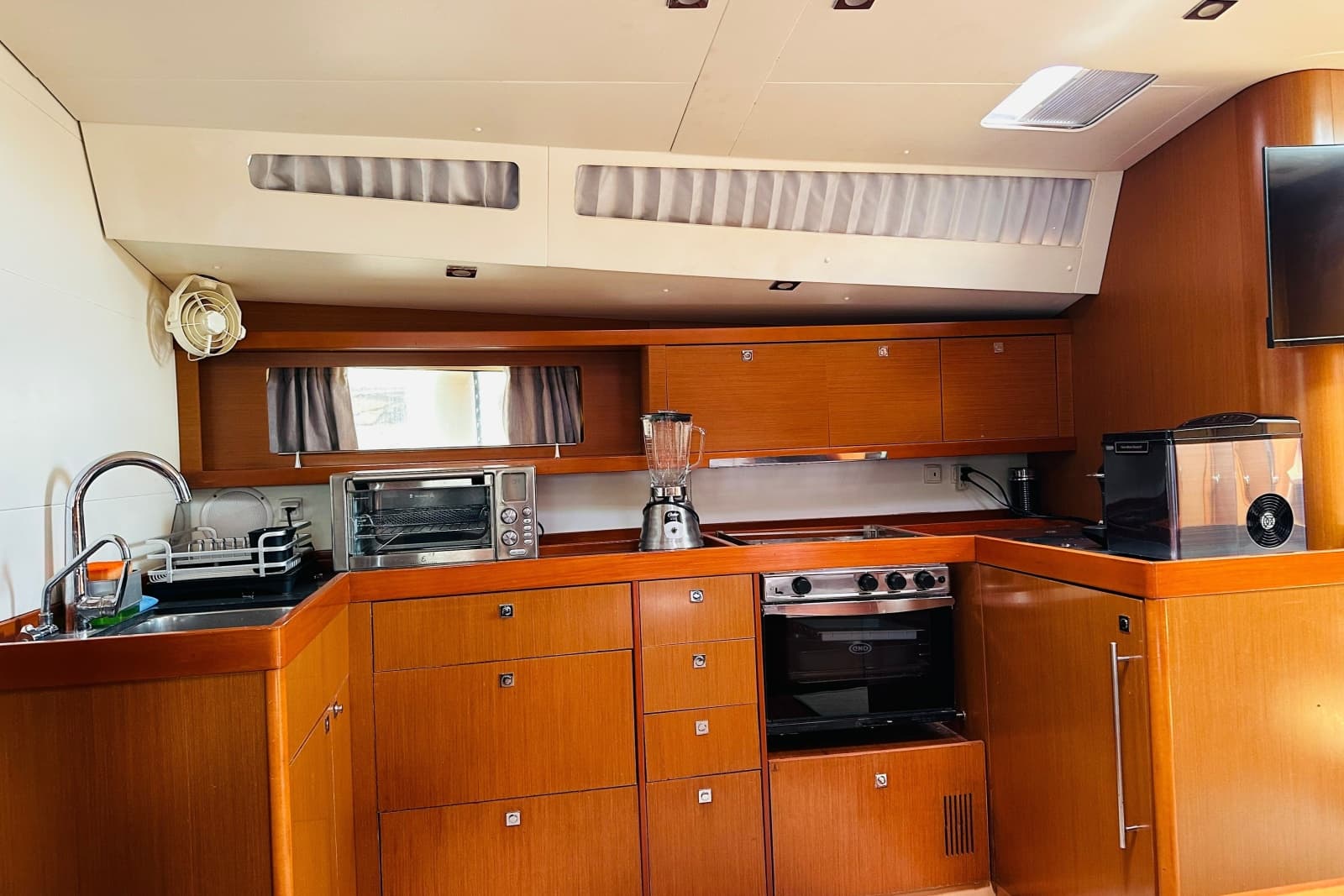 2014 Beneteau Oceanis 48 - Photo 24