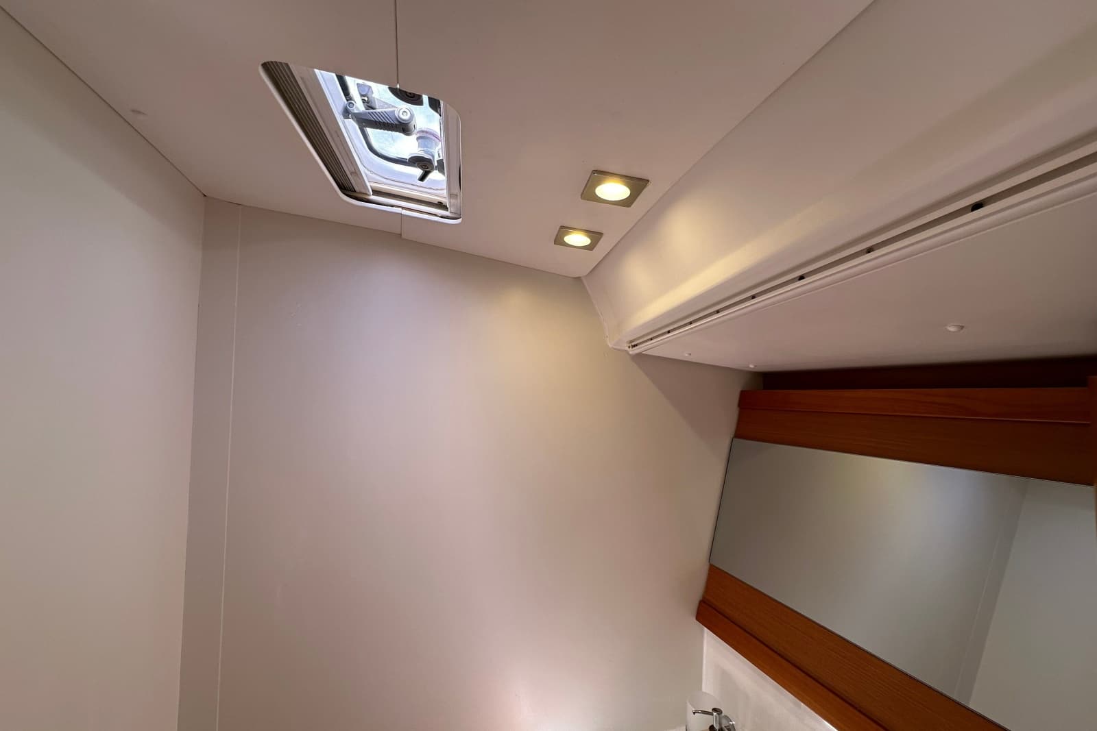 2014 Beneteau Oceanis 48 - Photo 16