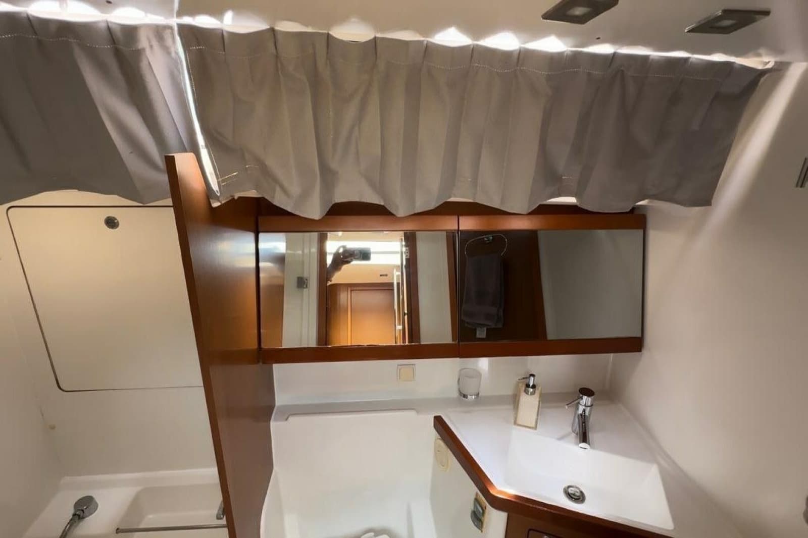 2014 Beneteau Oceanis 48 - Photo 48