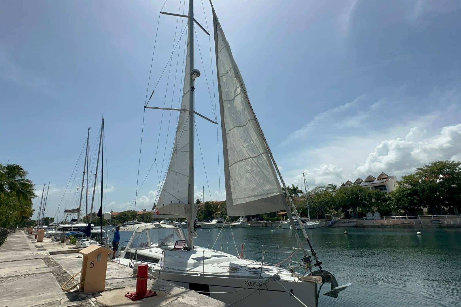 2014 Beneteau Oceanis 48 - Photo 5
