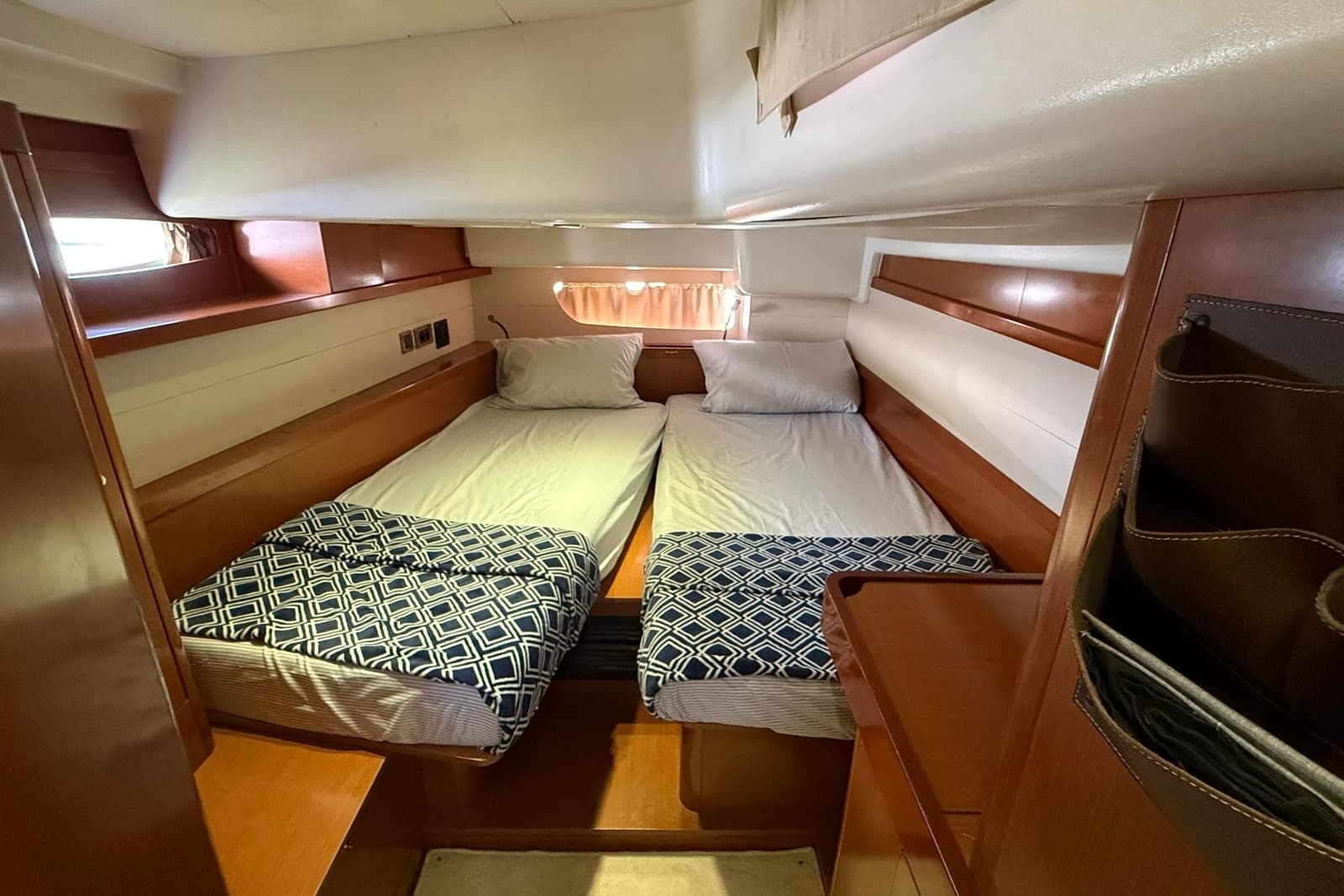 2013 Beneteau Oceanis 58 - Photo 6