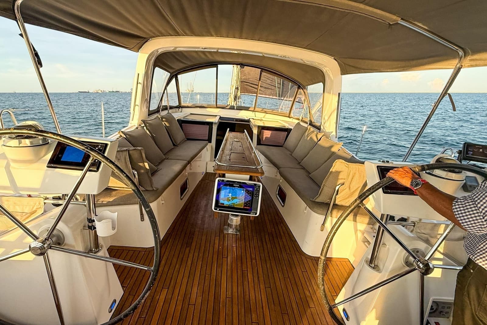 2013 Beneteau Oceanis 58 - Photo 12
