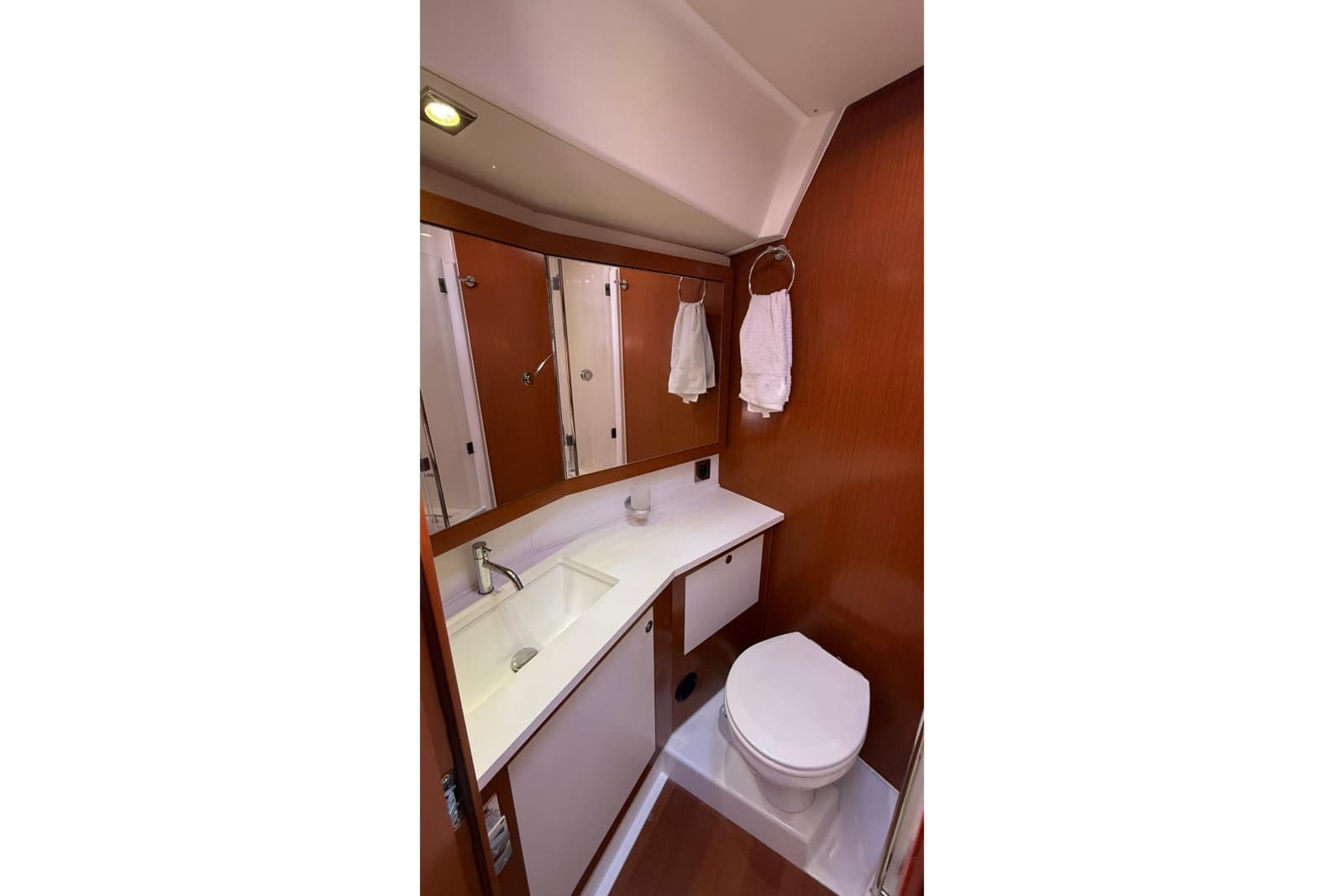 2013 Beneteau Oceanis 58 - Photo 8