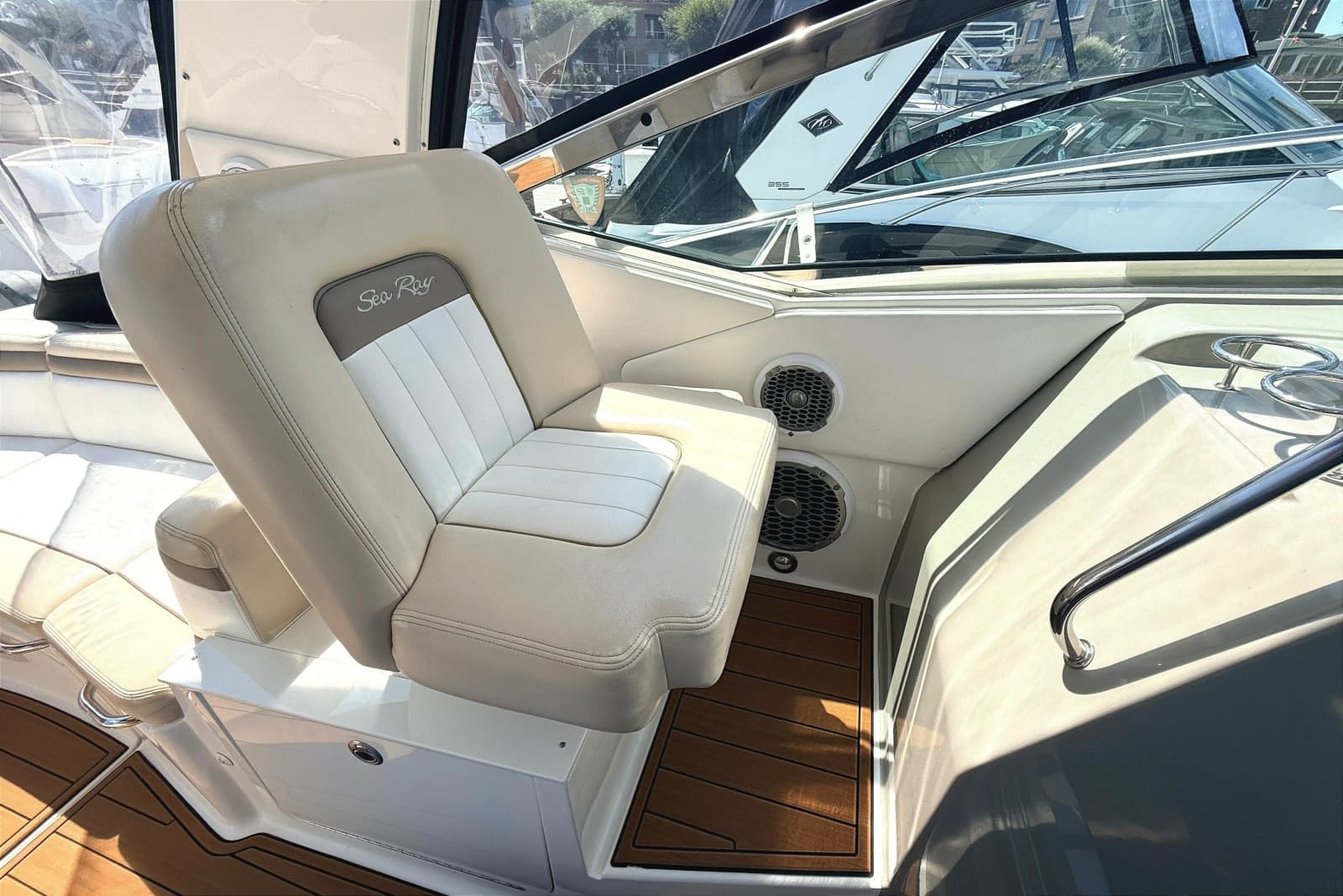 2013 Sea Ray Sundancer 370 - Photo 12