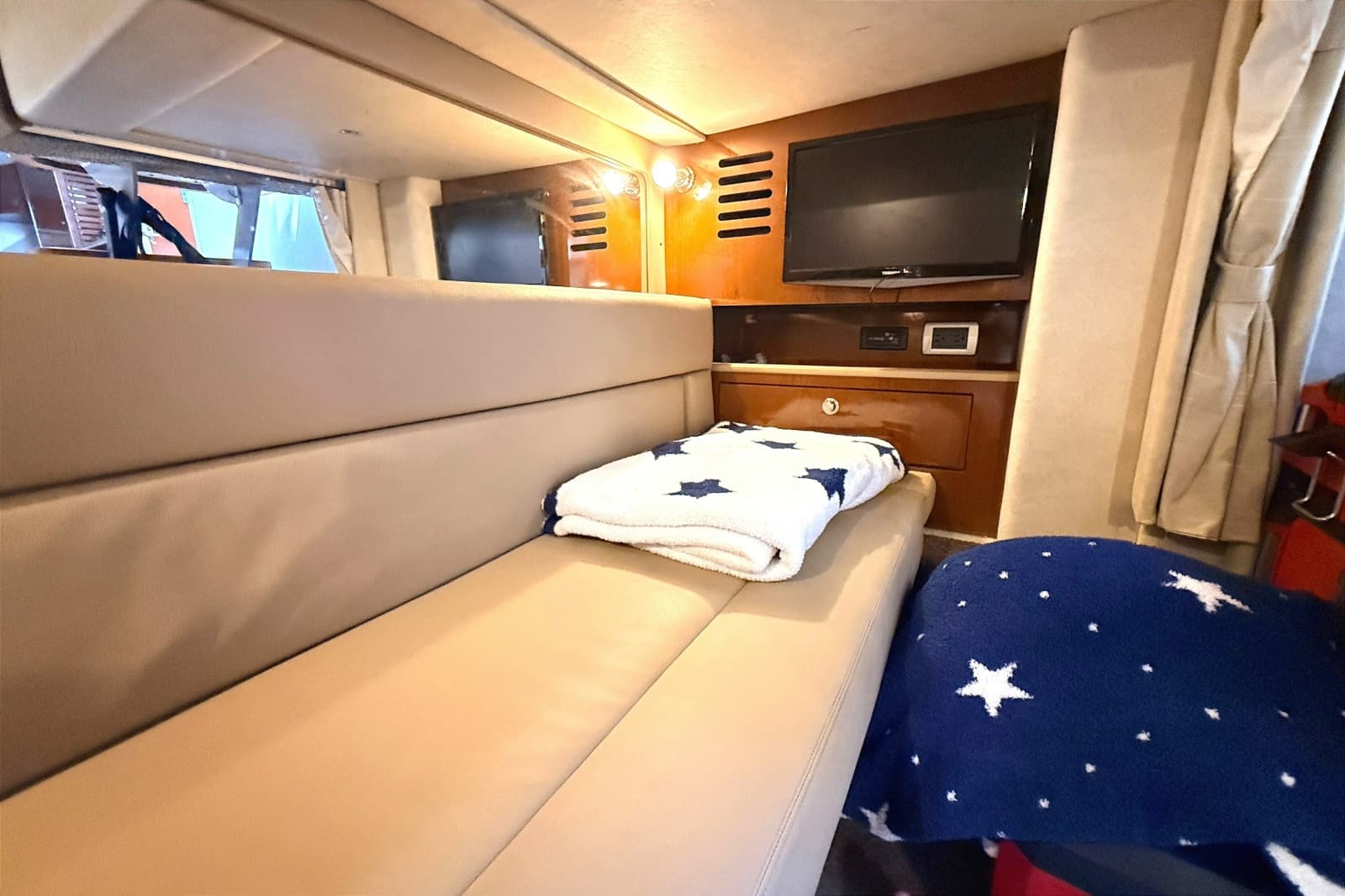 2013 Sea Ray Sundancer 370 - Photo 25