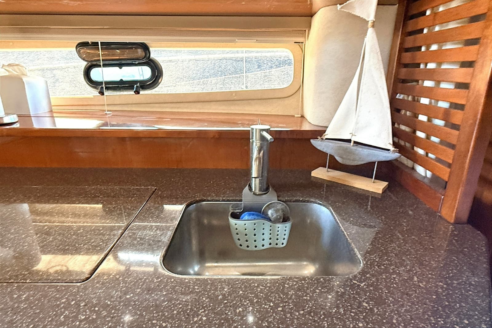 2013 Sea Ray Sundancer 370 - Photo 32