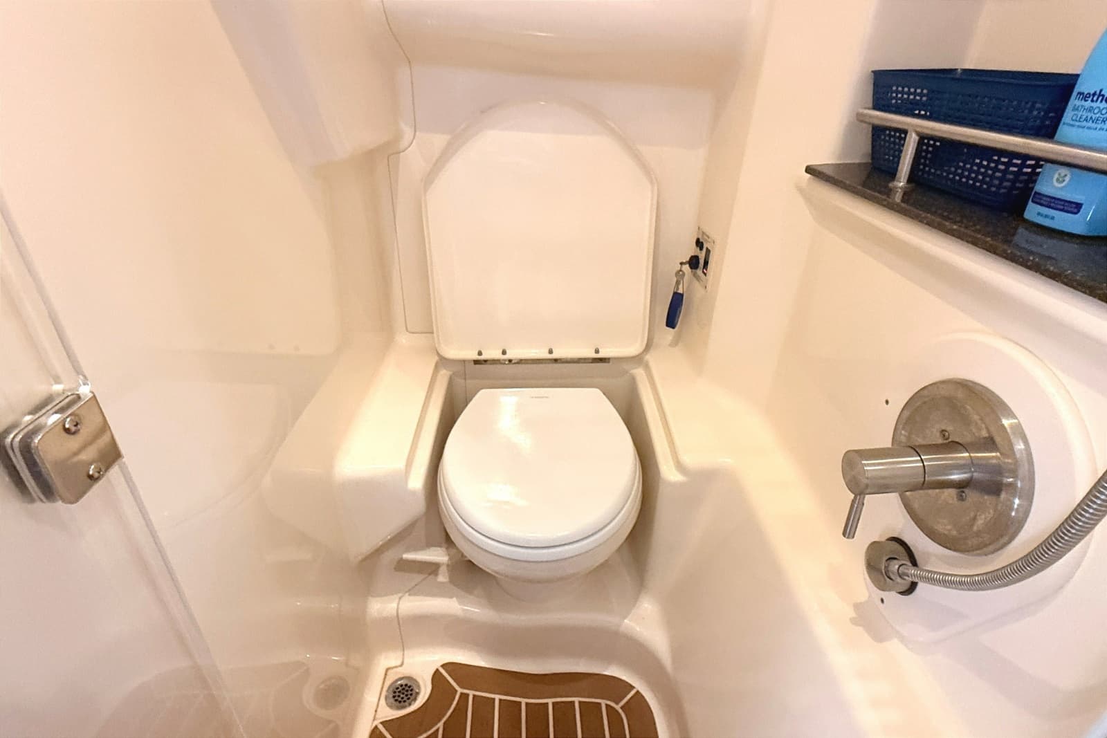 2013 Sea Ray Sundancer 370 - Photo 36