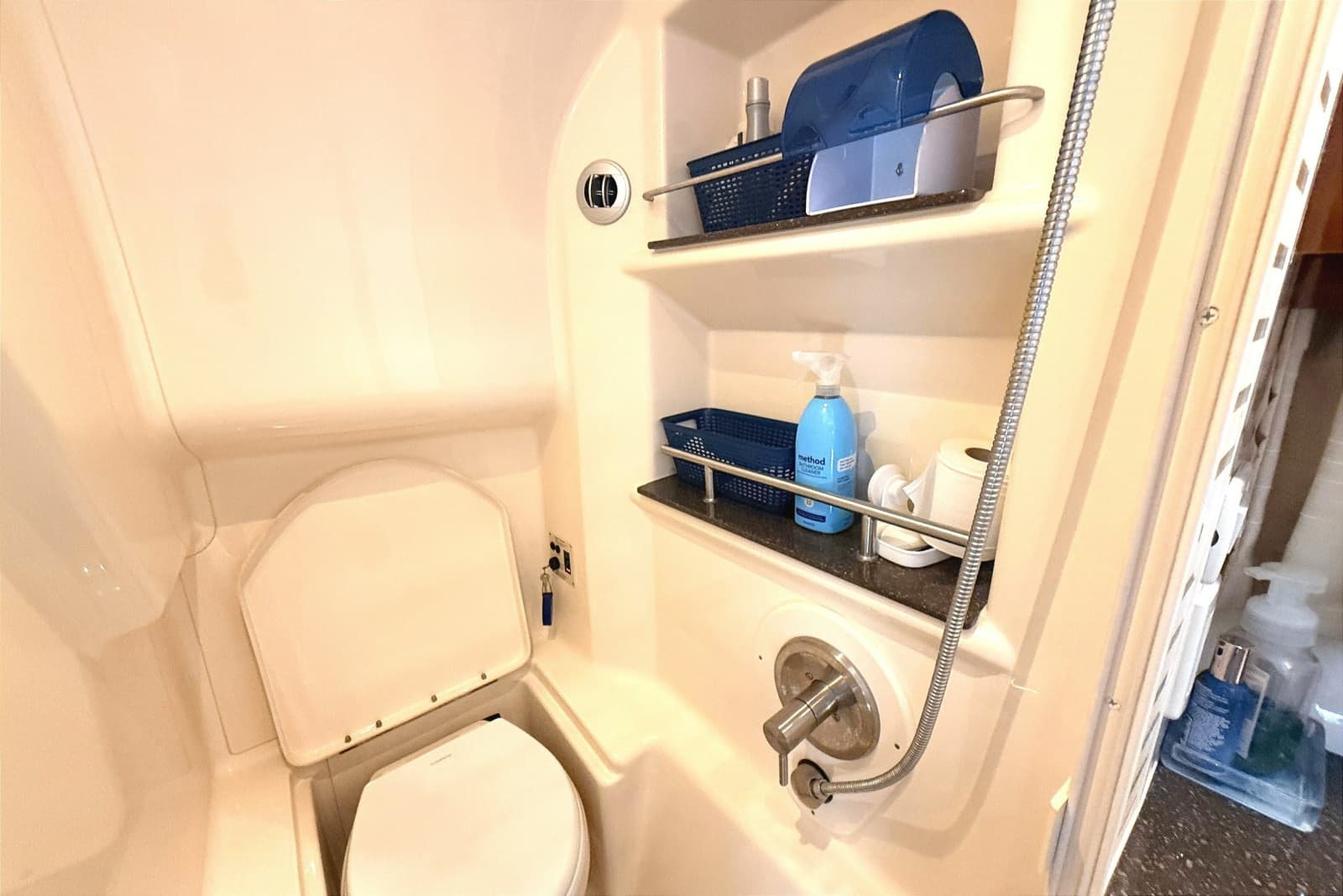 2013 Sea Ray Sundancer 370 - Photo 37