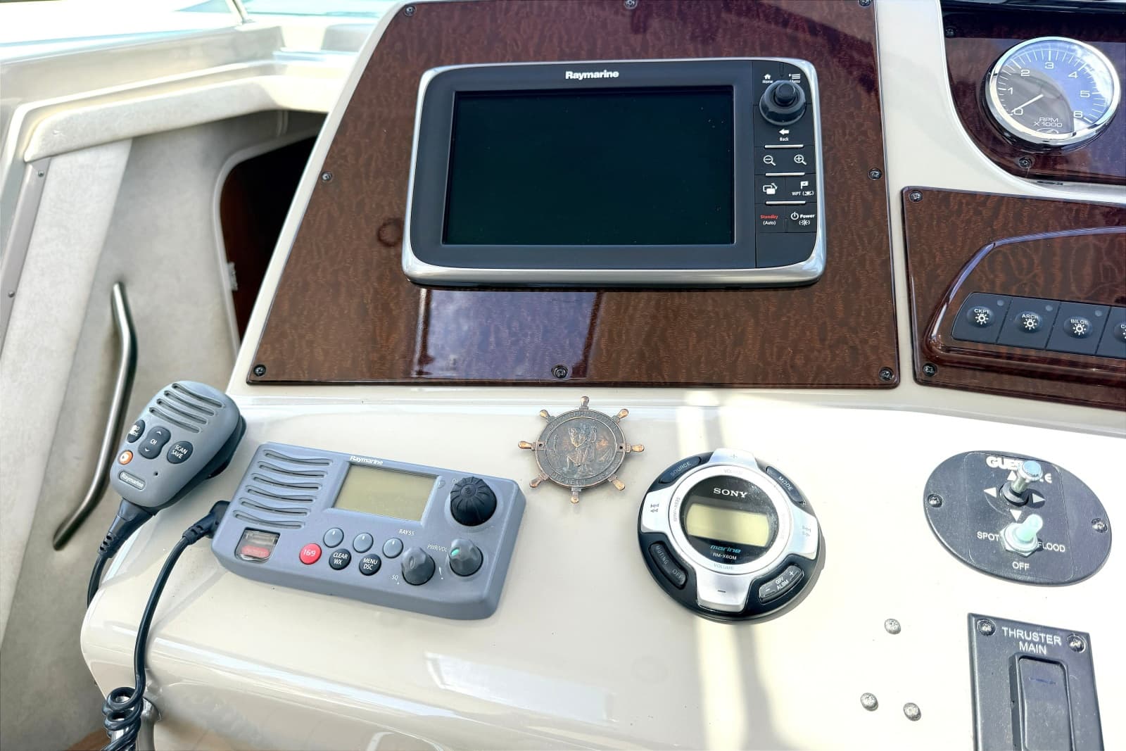 2013 Sea Ray Sundancer 370 - Photo 15