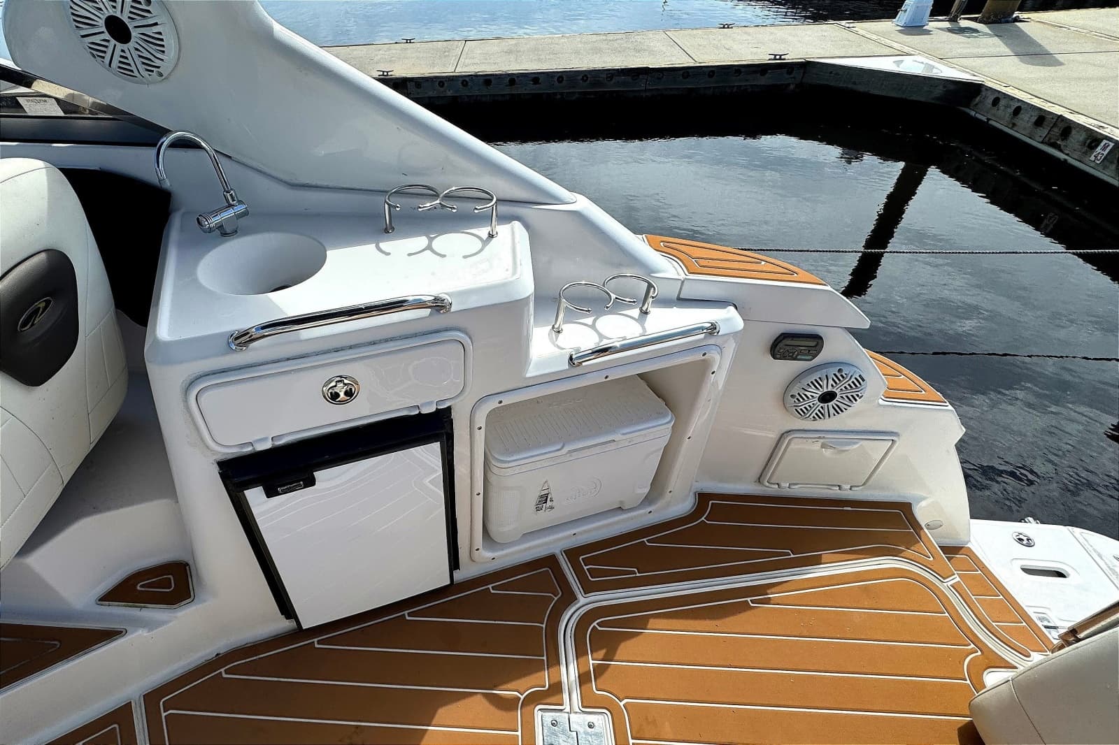 2010 Regal 2860 Window Express - Photo 11