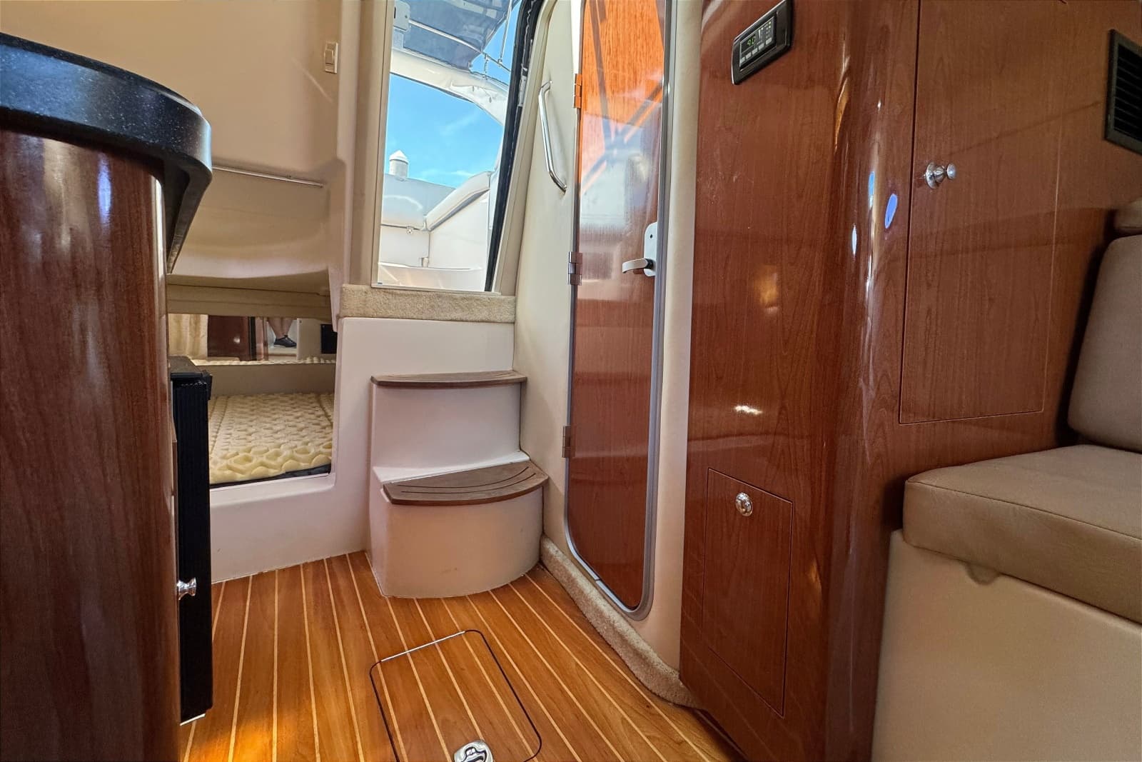 2010 Regal 2860 Window Express - Photo 35