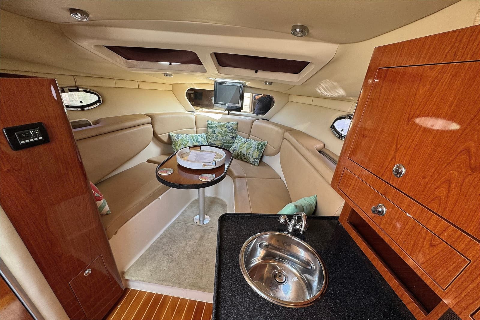 2010 Regal 2860 Window Express - Photo 27