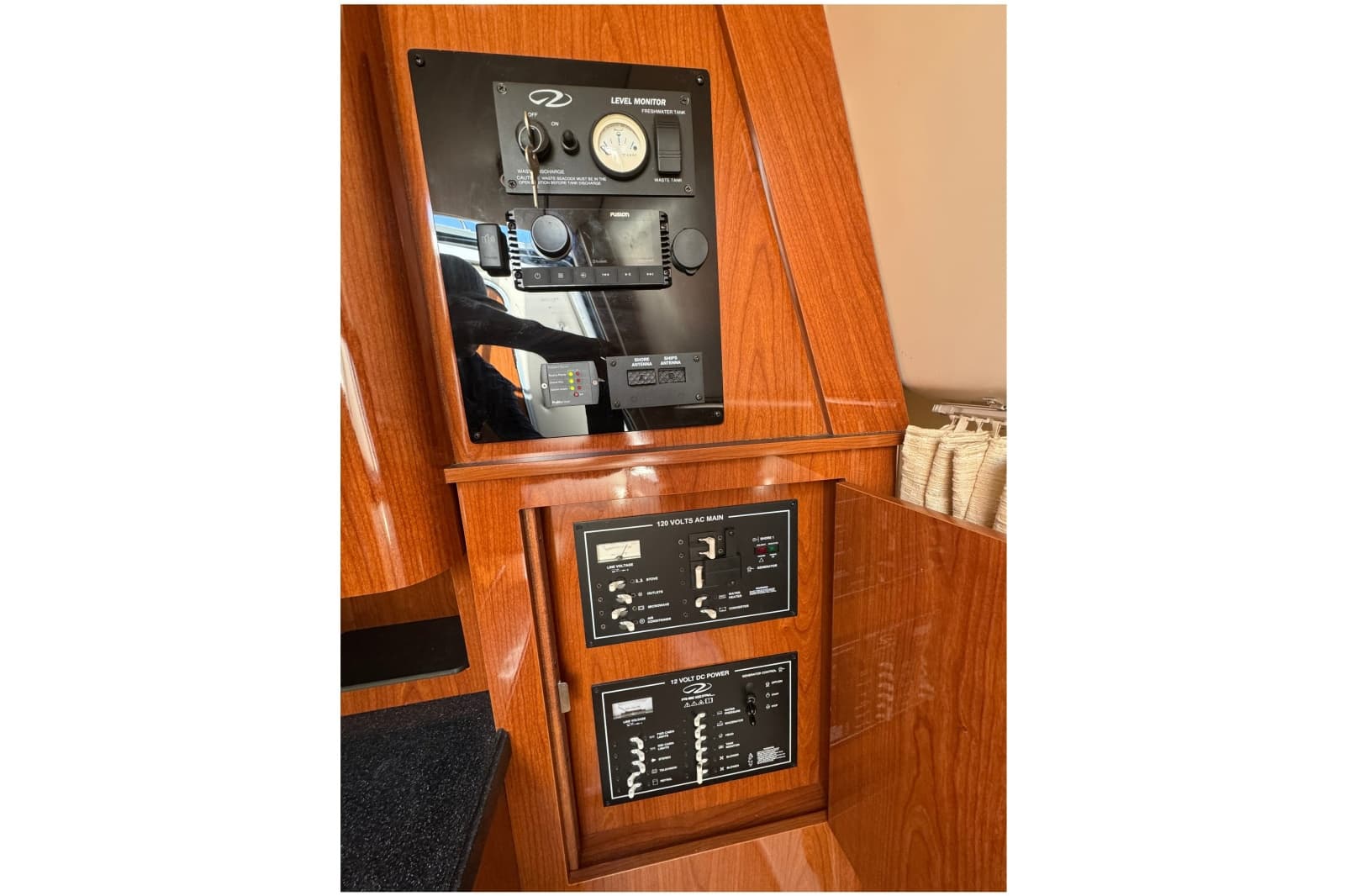 2010 Regal 2860 Window Express - Photo 32