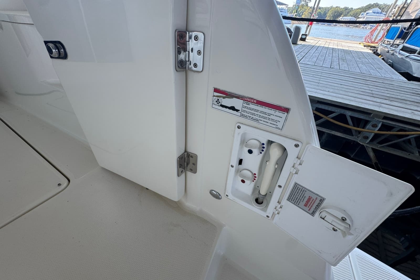 2008 Meridian 411 Sedan - Photo 28