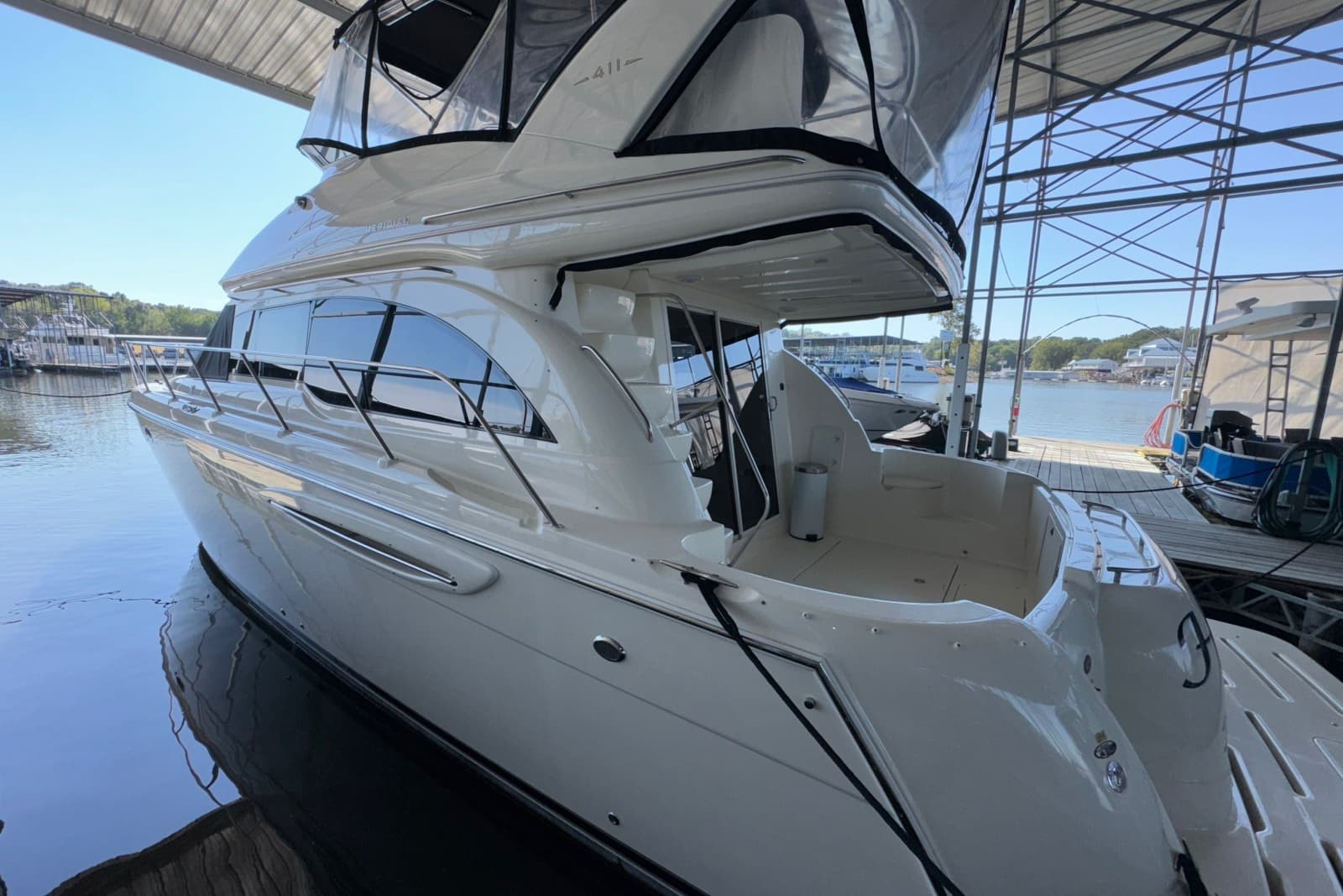2008 Meridian 411 Sedan - Photo 17