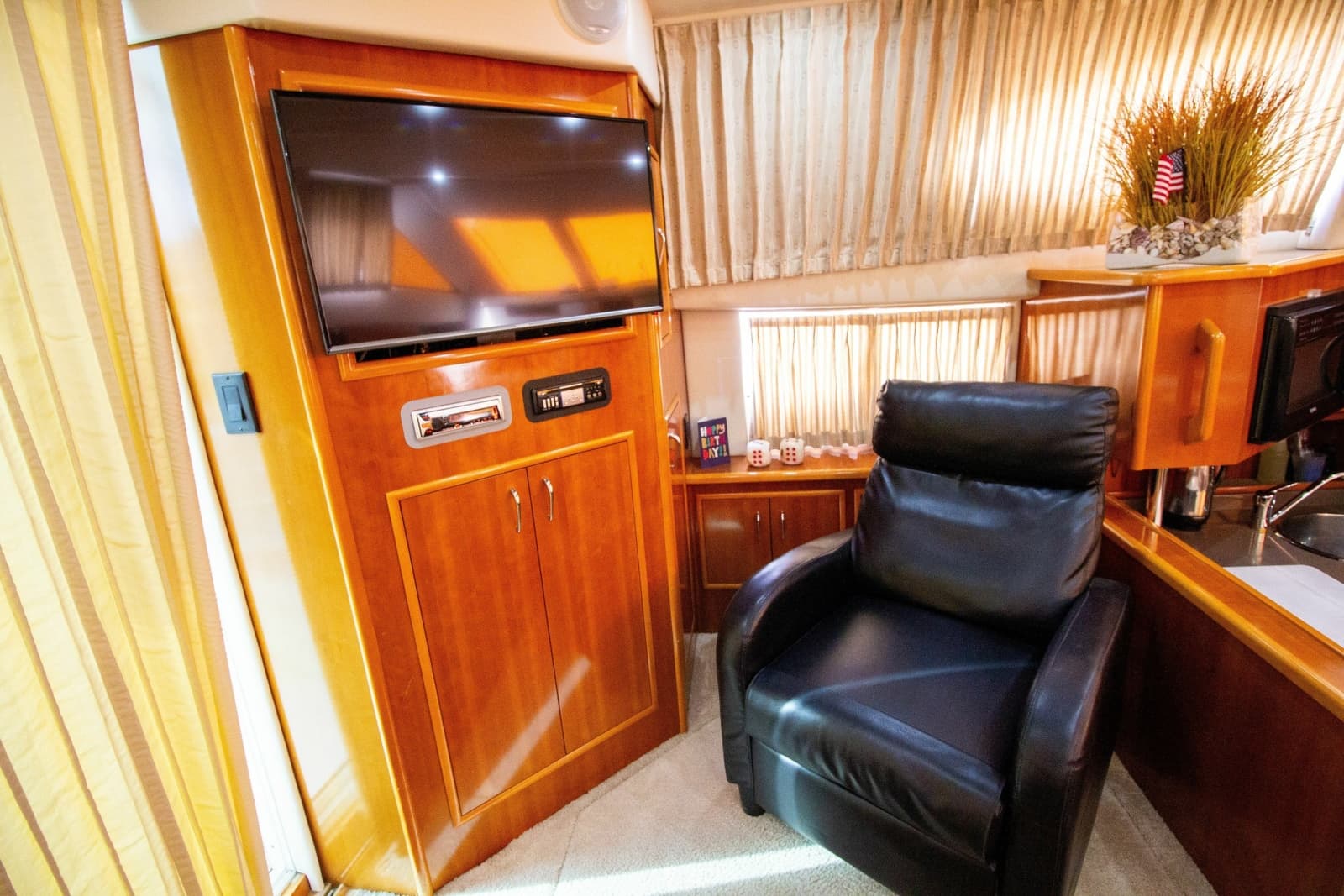 2006 Carver 33 Super Sport - Photo 52