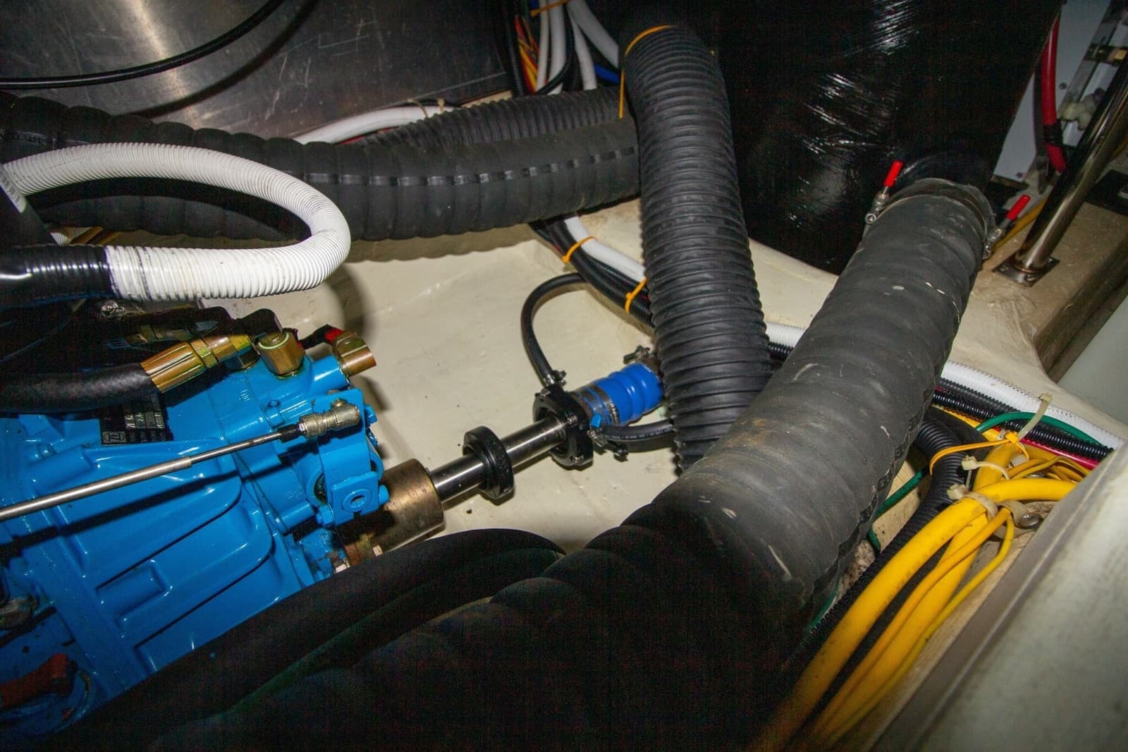 2006 Carver 33 Super Sport - Photo 64