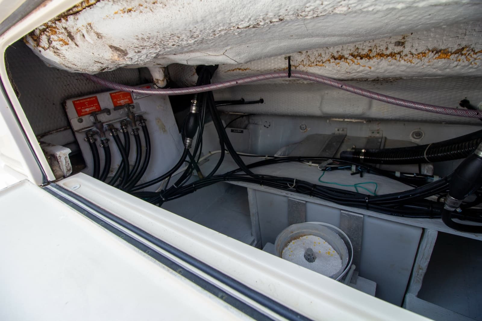2004 Grady-White Marlin 300 - Photo 25