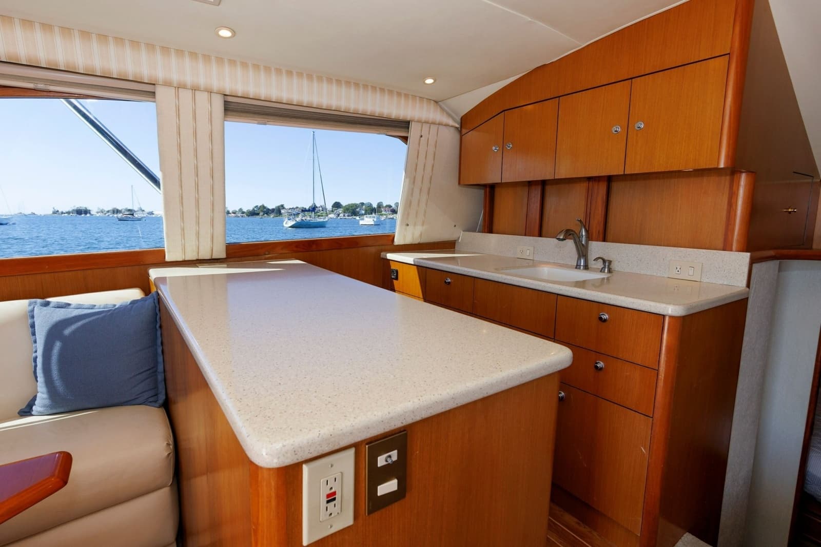 2004 Ocean Yachts 43 Super Sport - Photo 24