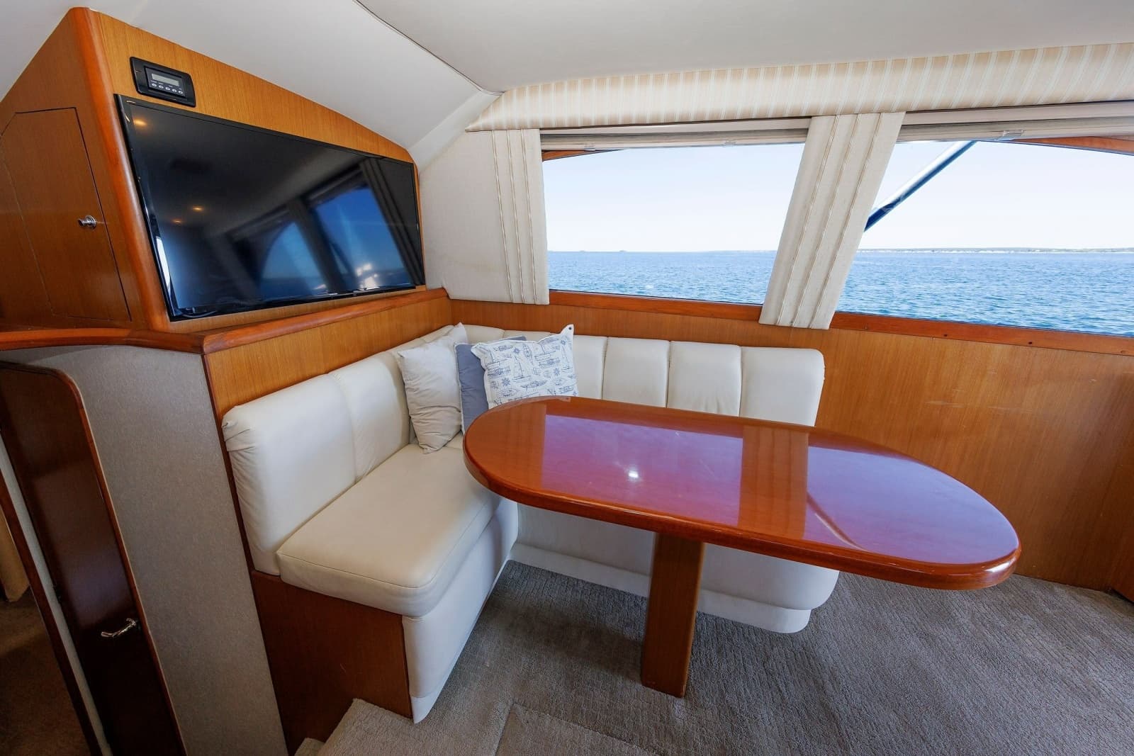 2004 Ocean Yachts 43 Super Sport - Photo 28