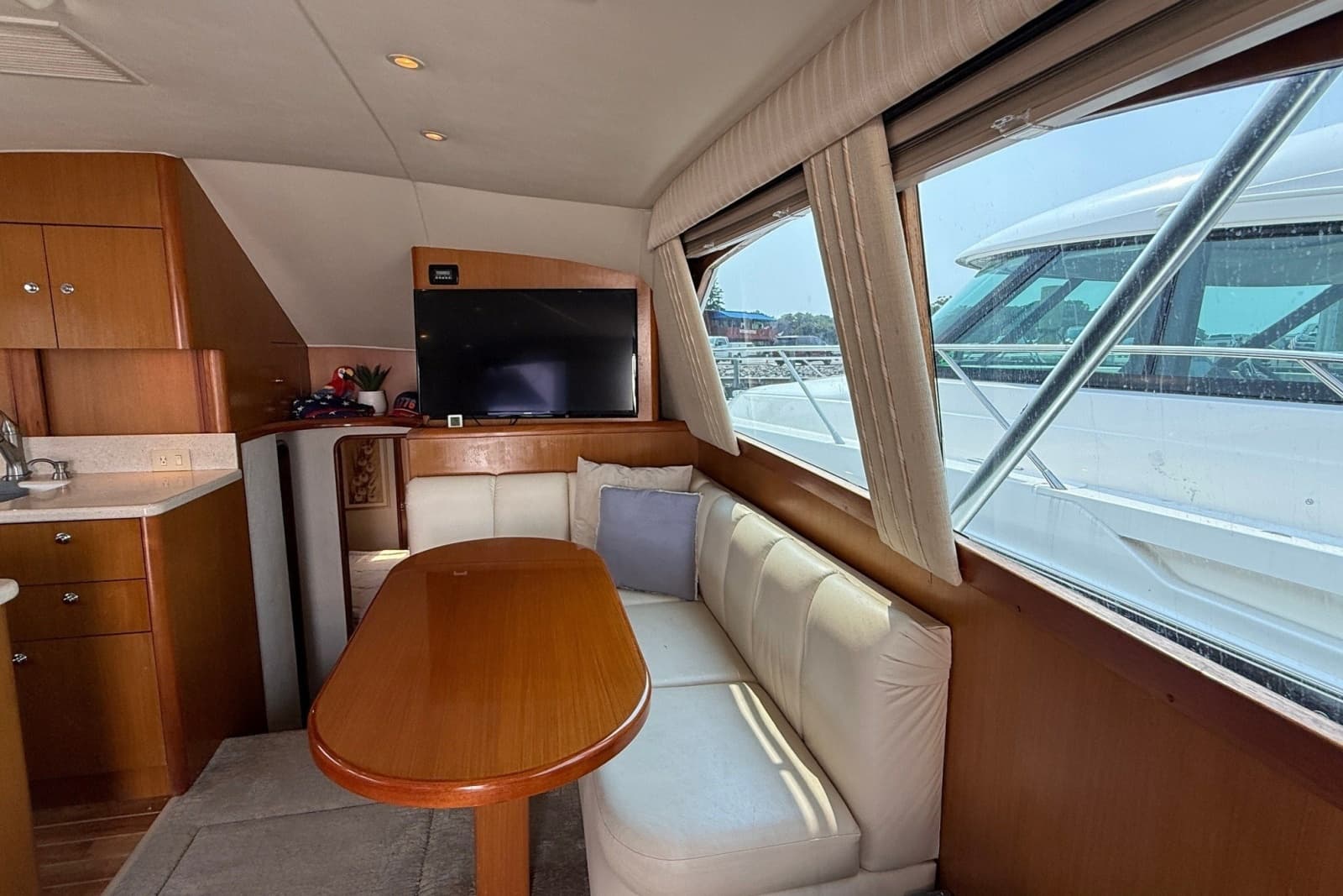 2004 Ocean Yachts 43 Super Sport - Photo 11