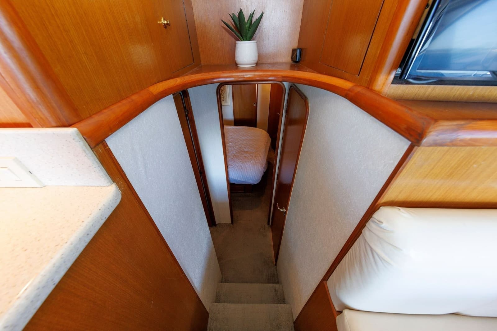 2004 Ocean Yachts 43 Super Sport - Photo 27