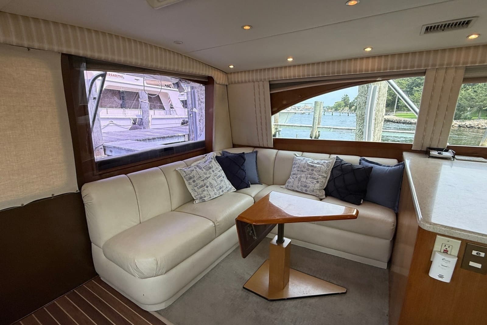 2004 Ocean Yachts 43 Super Sport - Photo 10
