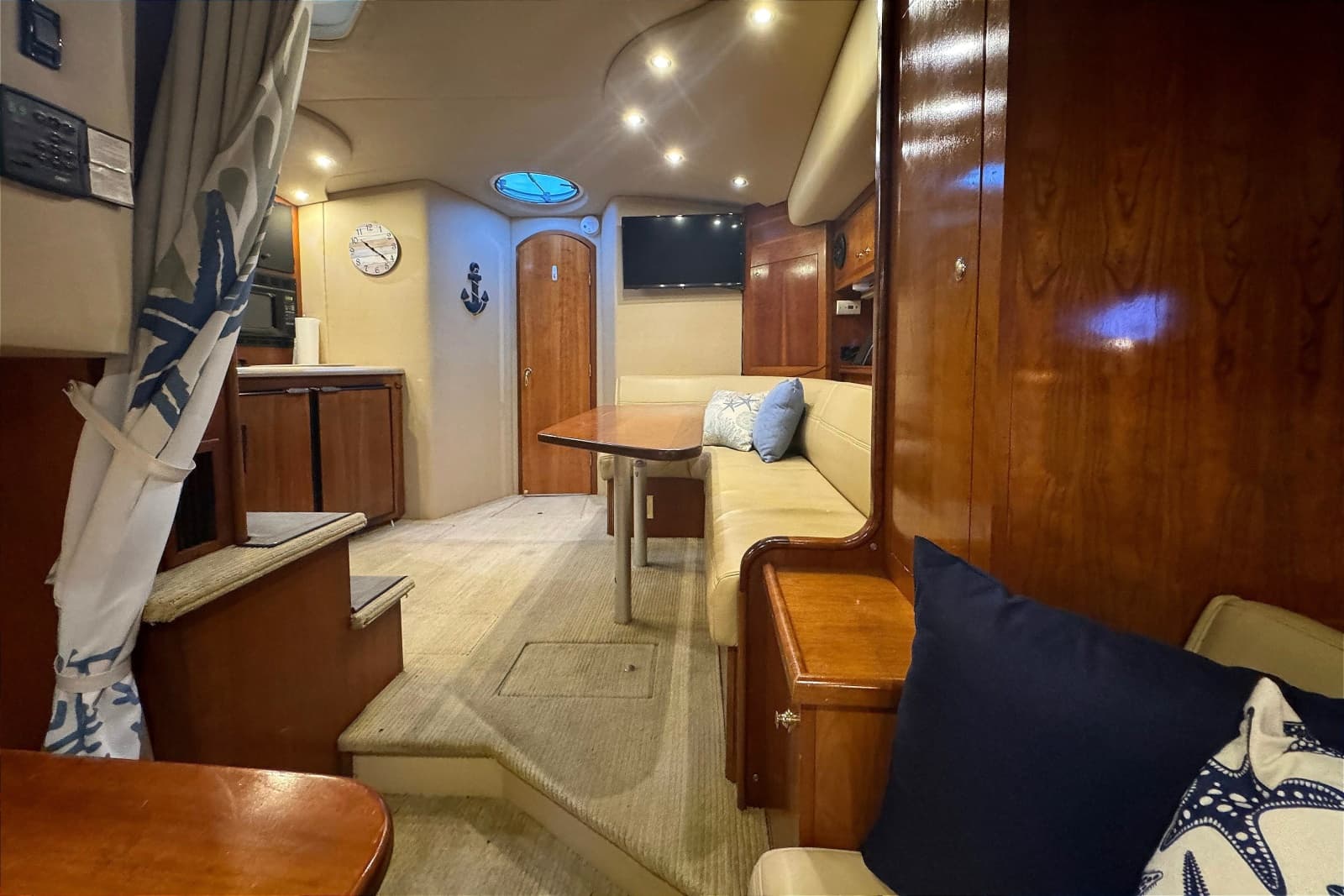 2003 Cruisers Yachts 3970 Express - Photo 13