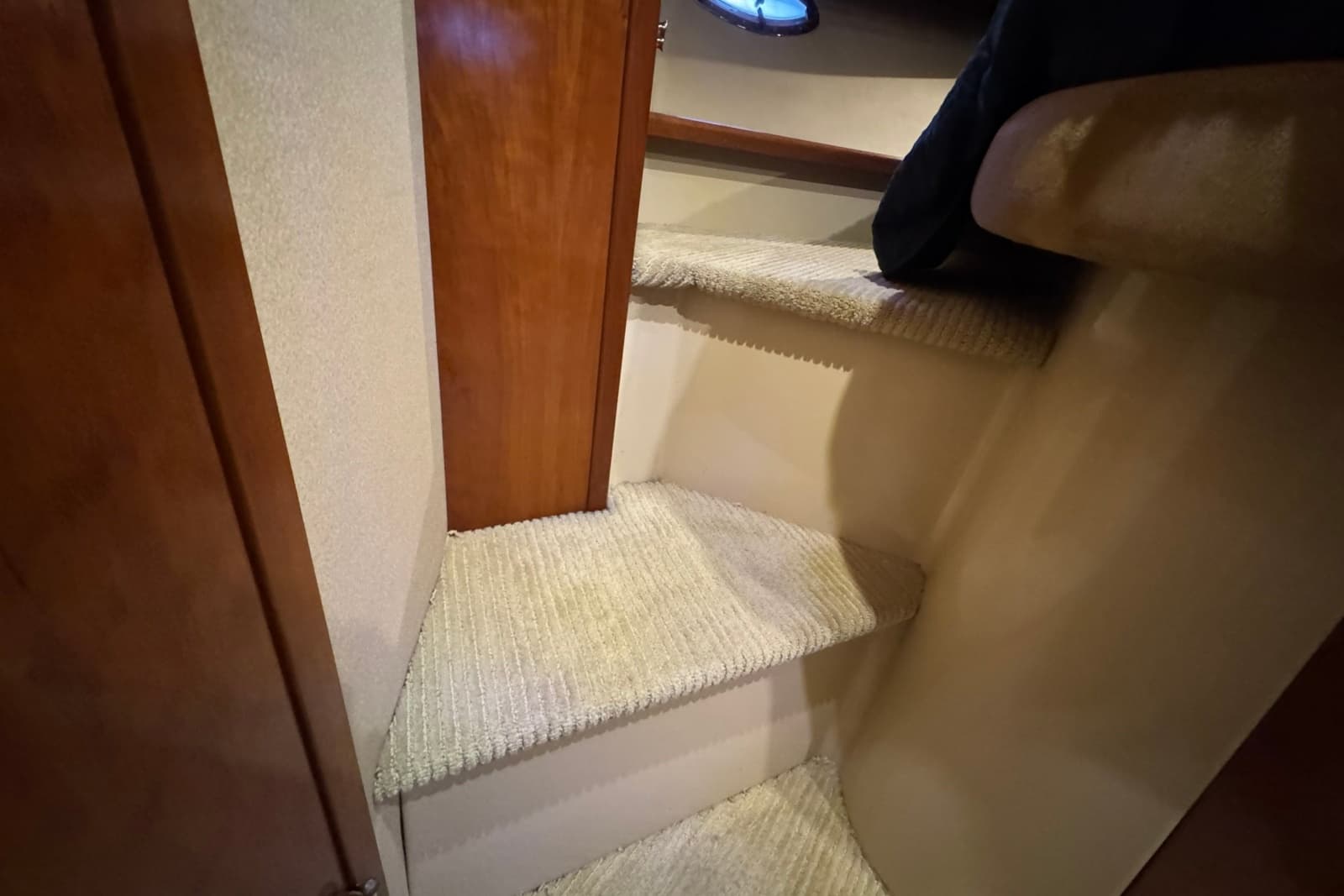 2003 Cruisers Yachts 3970 Express - Photo 26