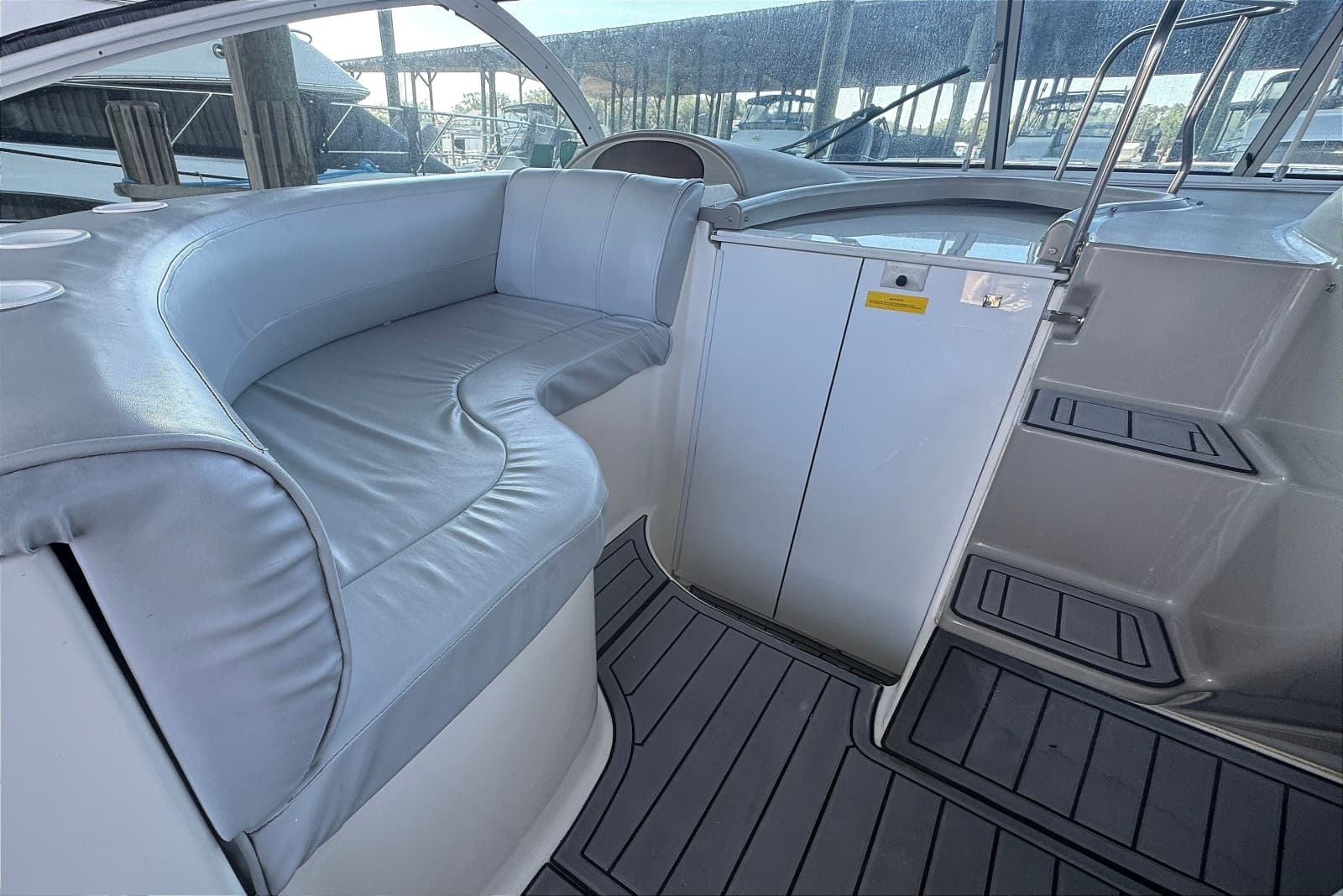 2003 Cruisers Yachts 3970 Express - Photo 8