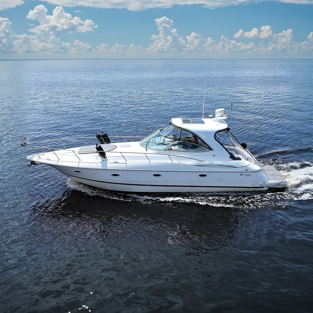 2003 Cruisers Yachts 3970 Express - Photo 1