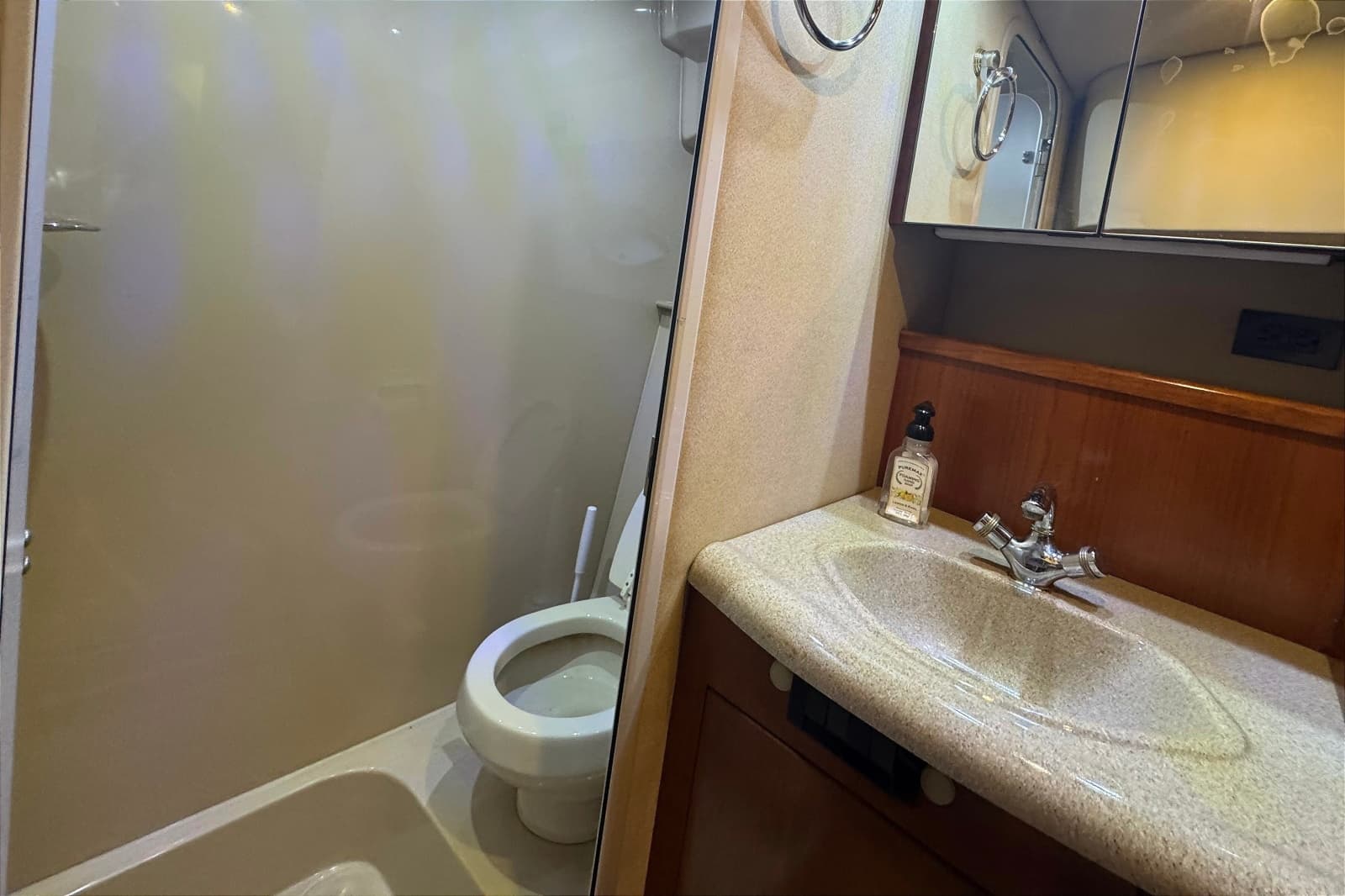 2003 Cruisers Yachts 3970 Express - Photo 19