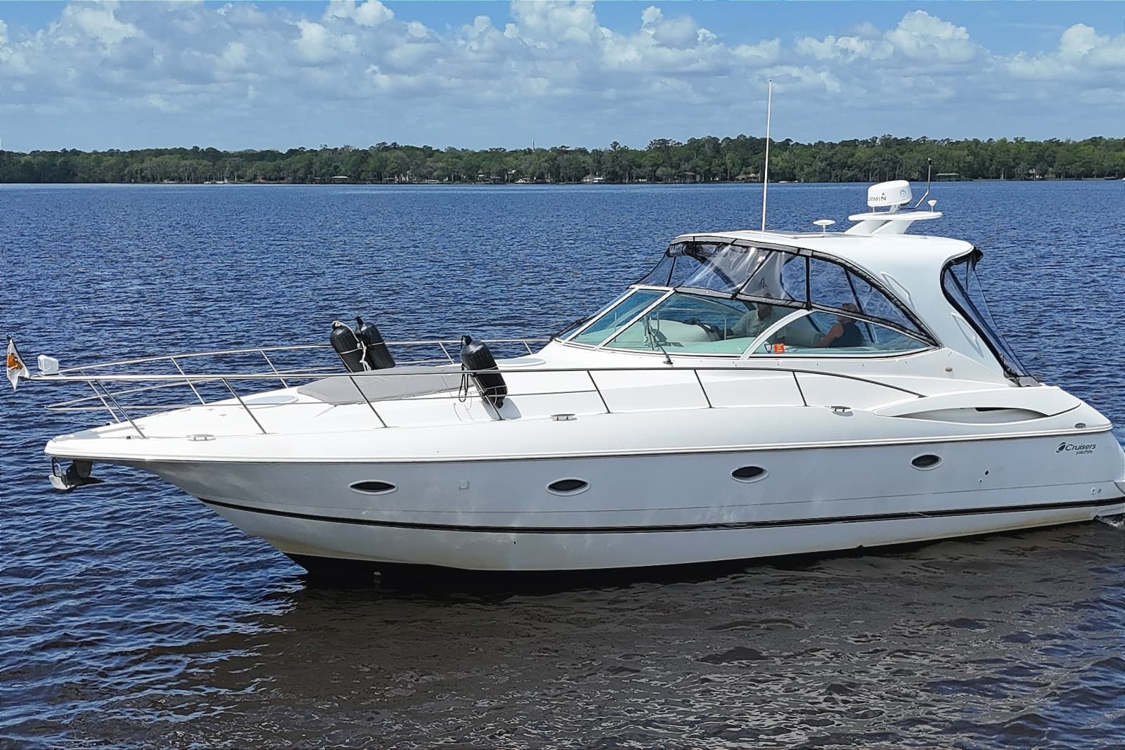 2003 Cruisers Yachts 3970 Express - Photo 2