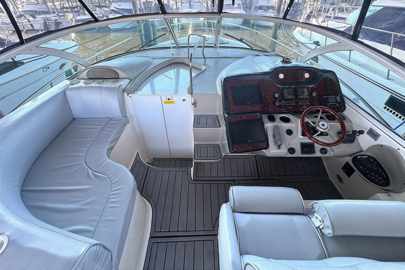 2003 Cruisers Yachts 3970 Express - Photo 5