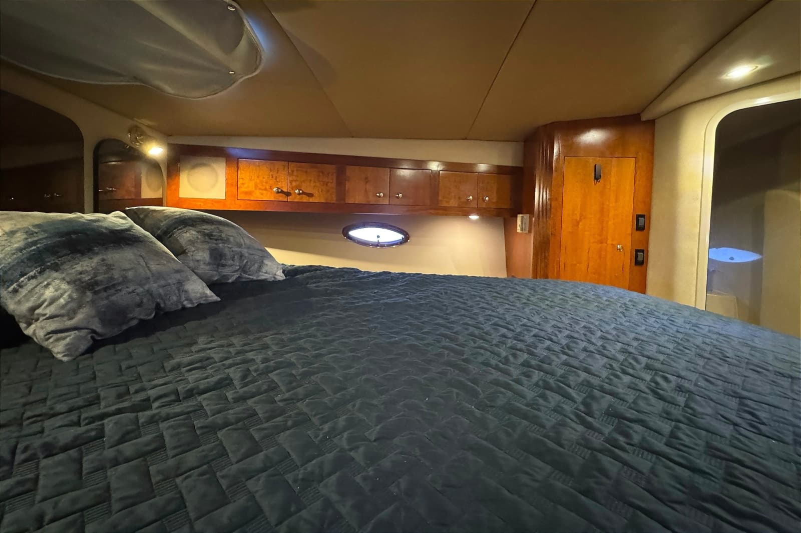 2003 Cruisers Yachts 3970 Express - Photo 25