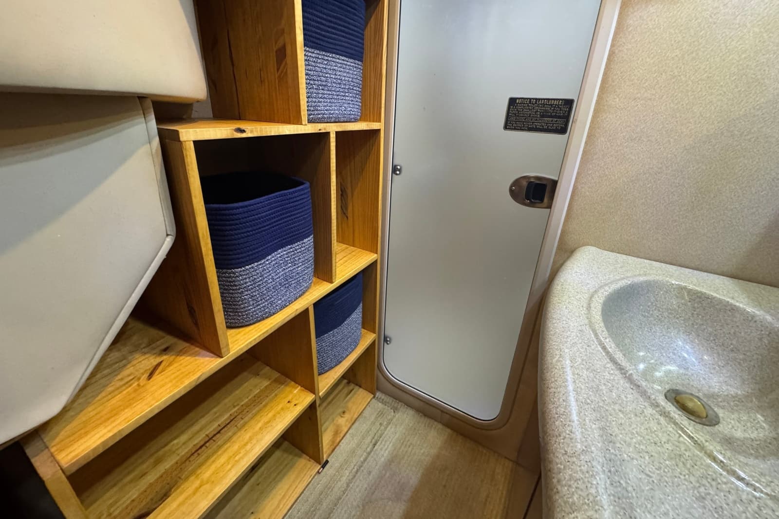 2003 Cruisers Yachts 3970 Express - Photo 21