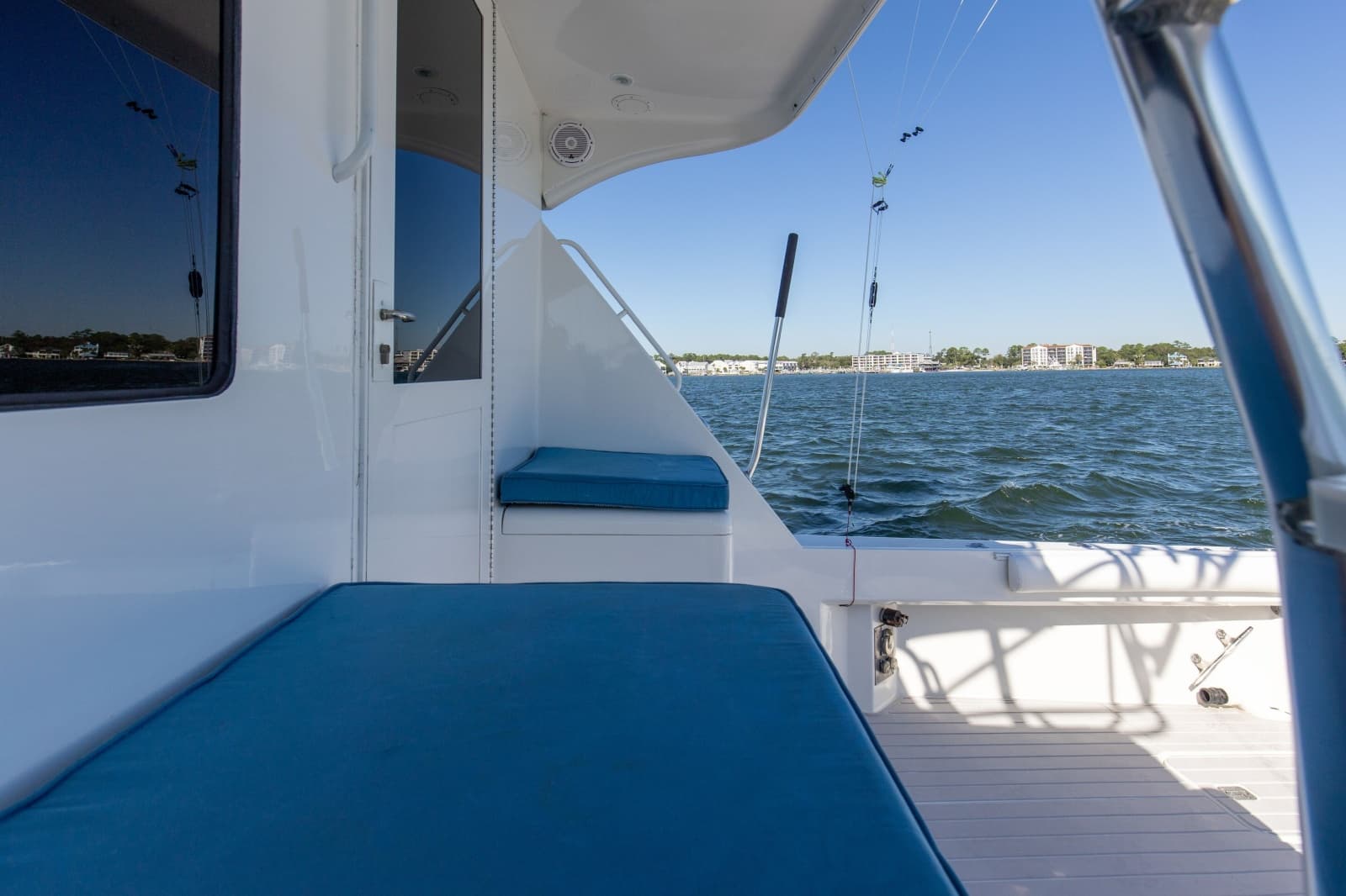 1998 Hatteras 60 Convertible - Photo 28
