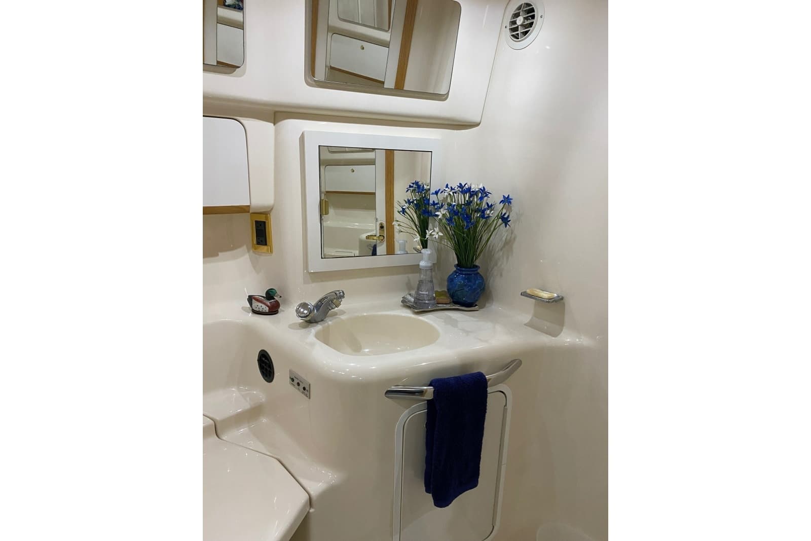1997 Sea Ray 450 Sundancer - Photo 41