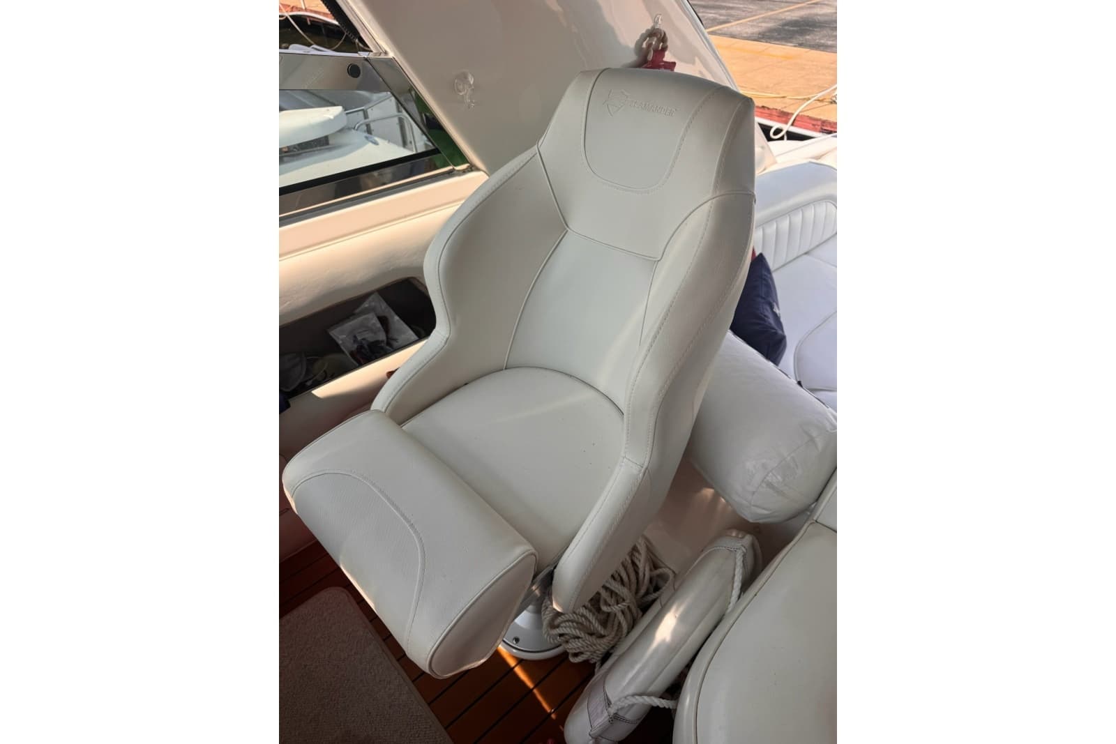 1997 Sea Ray 450 Sundancer - Photo 16