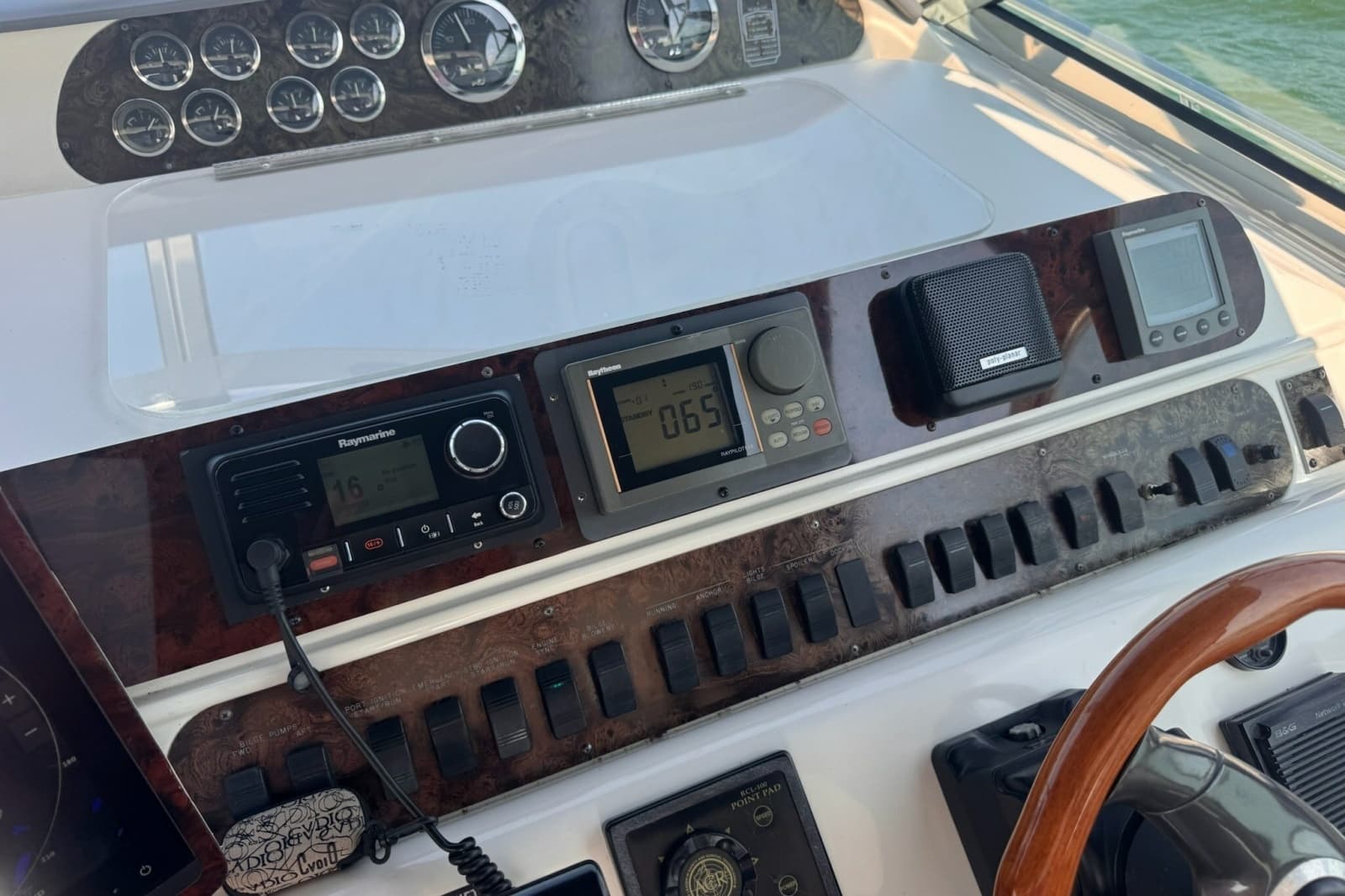 1997 Sea Ray 450 Sundancer - Photo 21