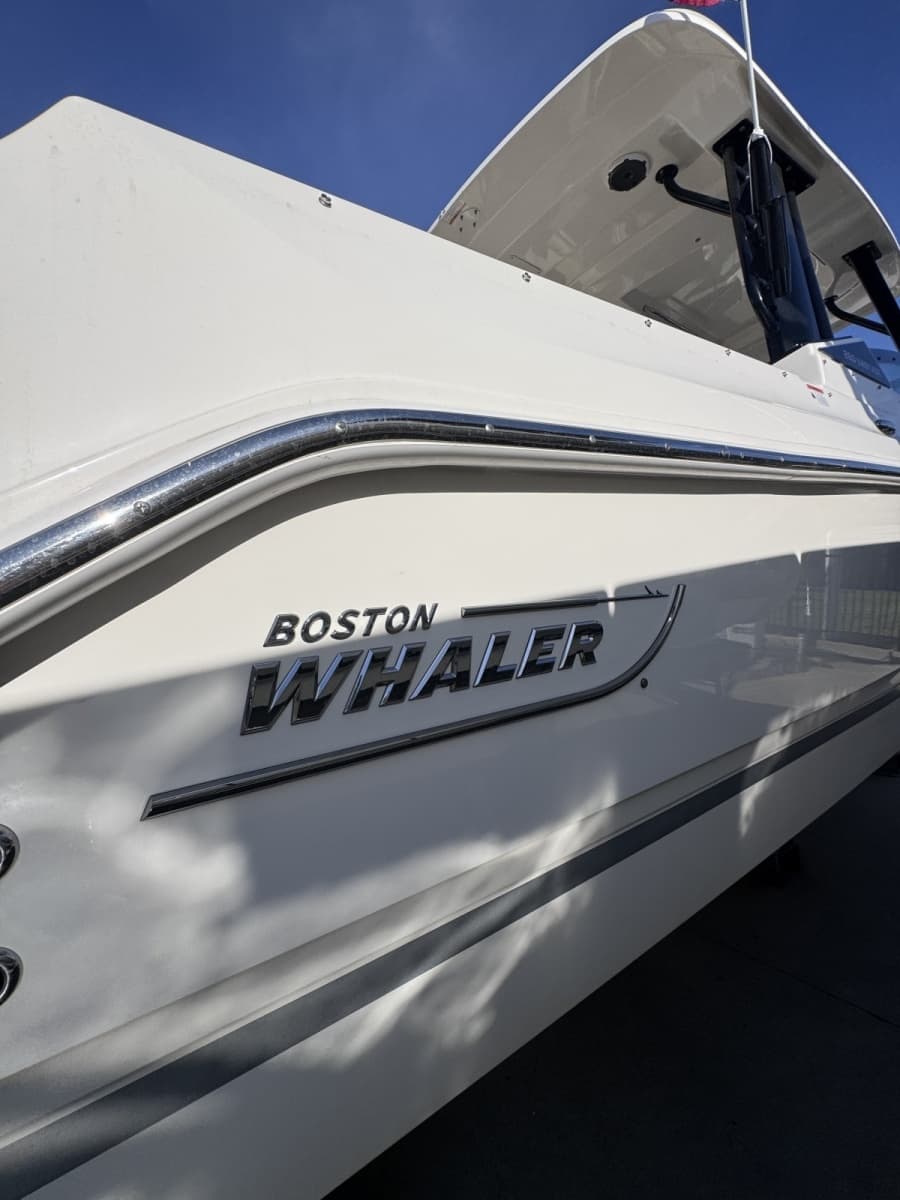 2022 Boston Whaler 280 Vantage DC - Photo 4