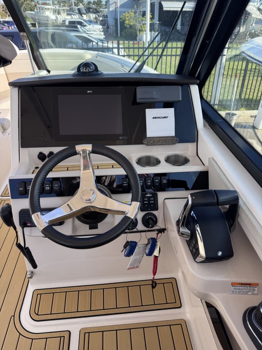 2022 Boston Whaler 280 Vantage DC - Photo 3