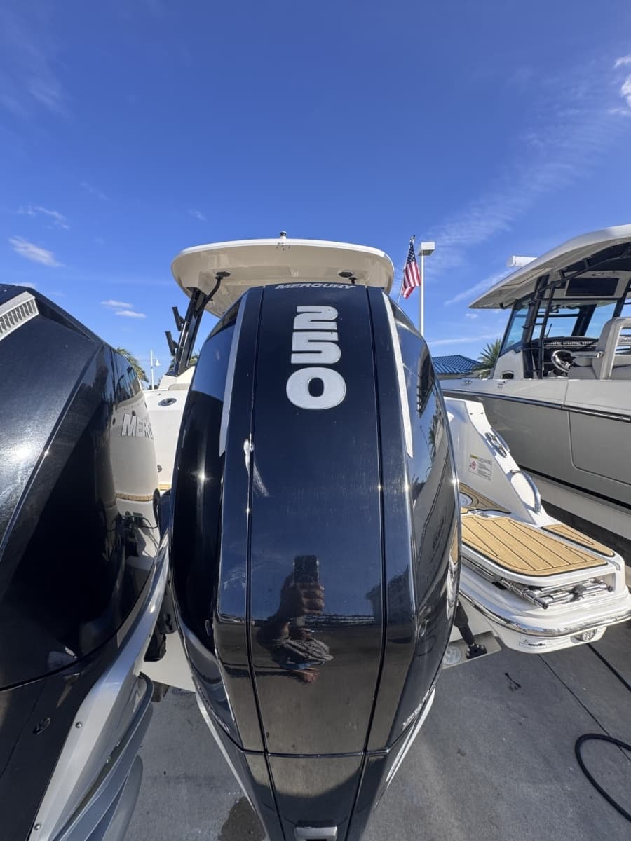 2022 Boston Whaler 280 Vantage DC - Photo 35