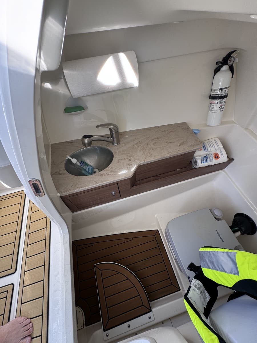 2022 Boston Whaler 280 Vantage DC - Photo 18