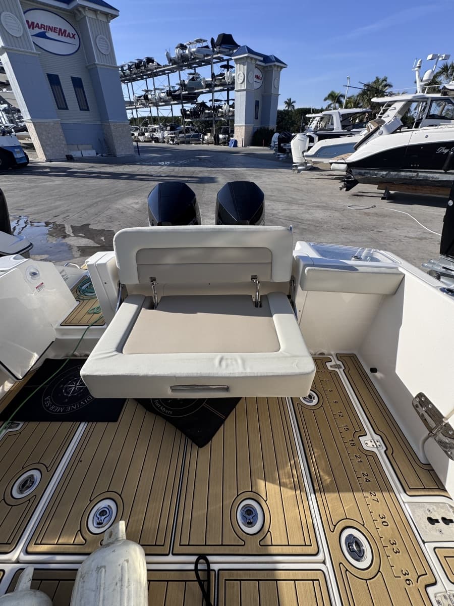 2022 Boston Whaler 280 Vantage DC - Photo 8