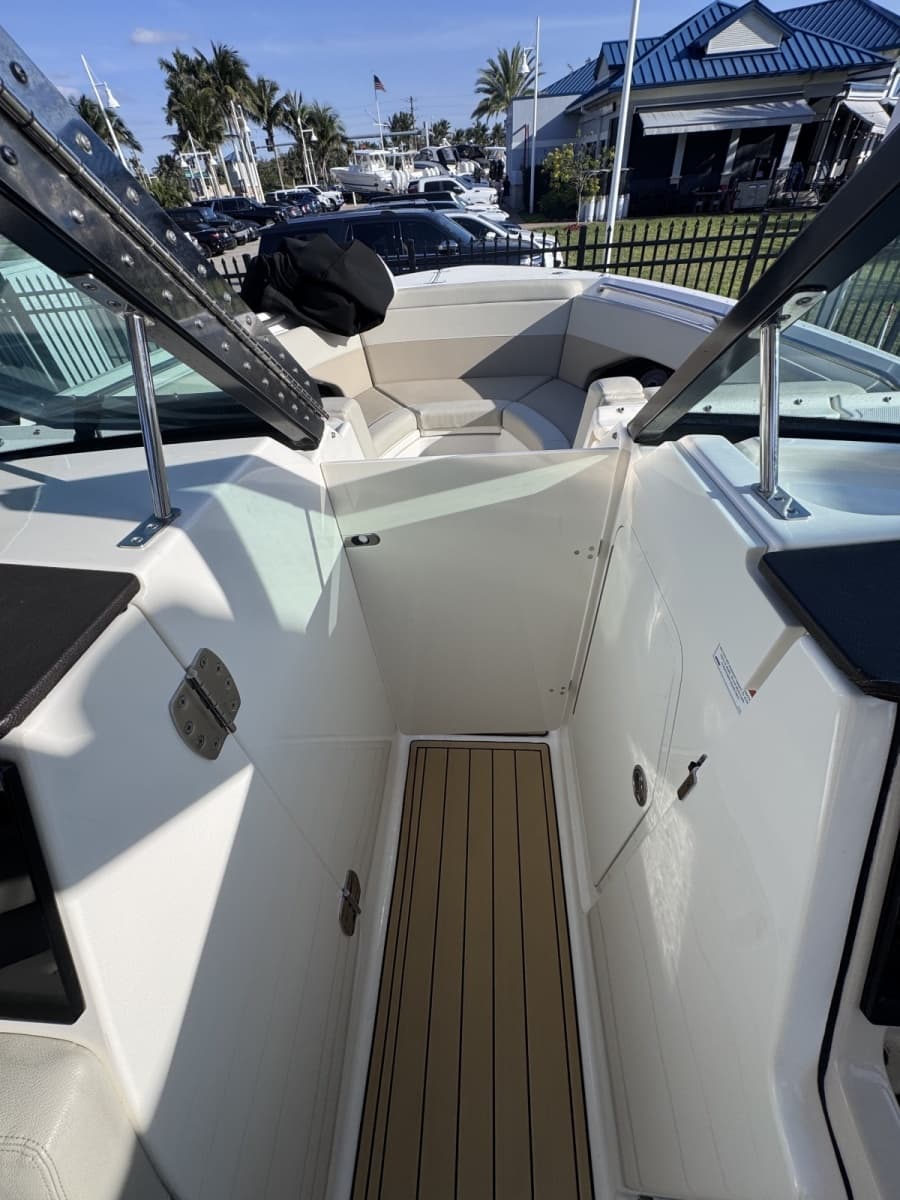 2022 Boston Whaler 280 Vantage DC - Photo 11